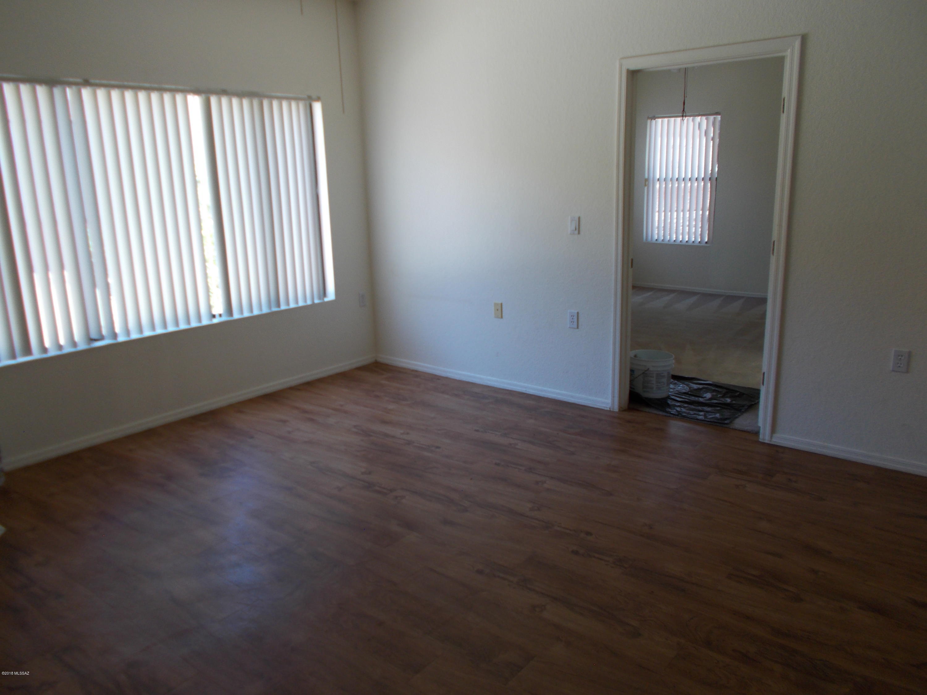 Valley Lane Townhomes (135-169) - Residential