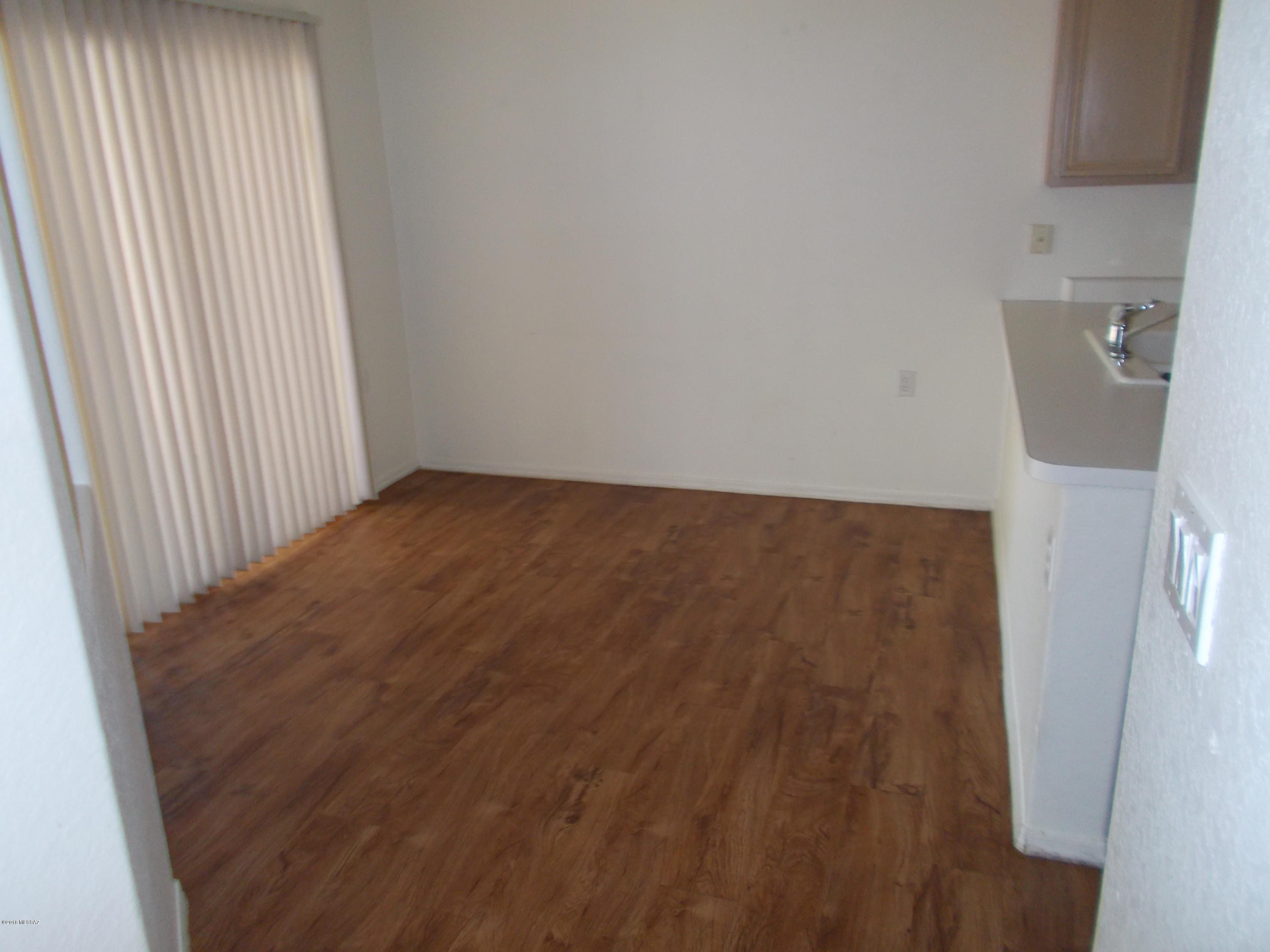 Valley Lane Townhomes (135-169) - Residential