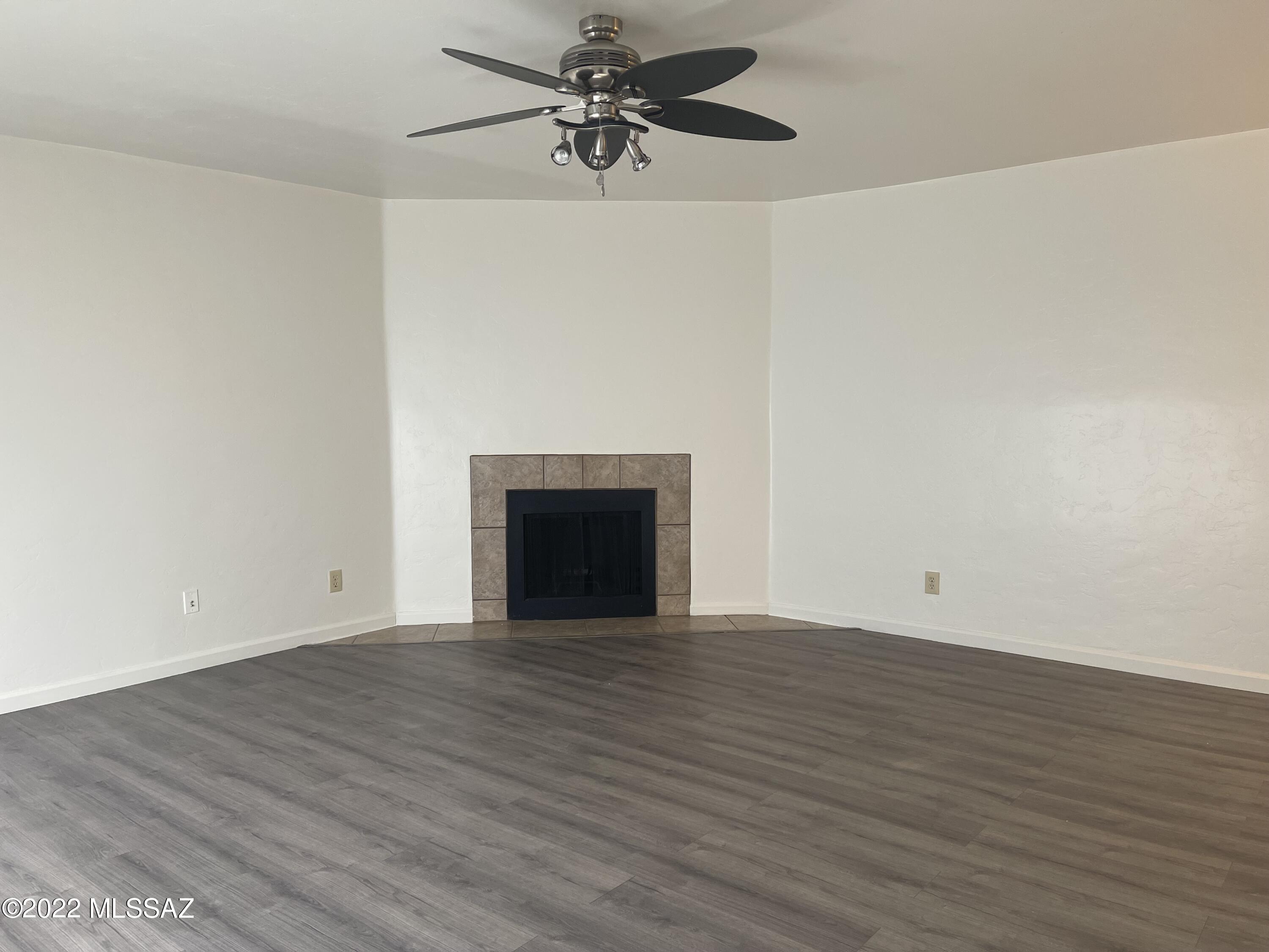 Reflections in the Catalina Condominium - Residential Lease