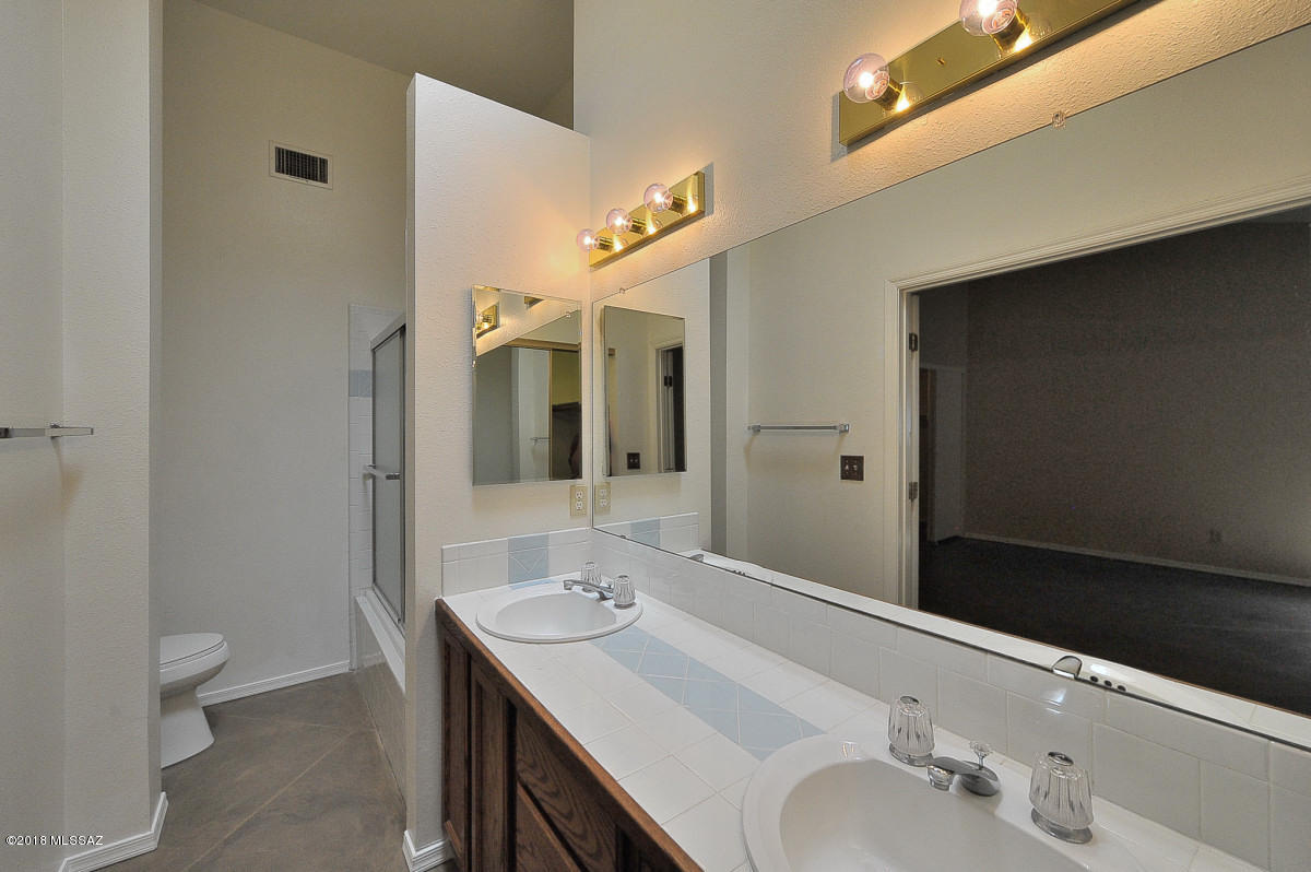 La Paloma Ridge Estates II (1-18) - Residential Lease