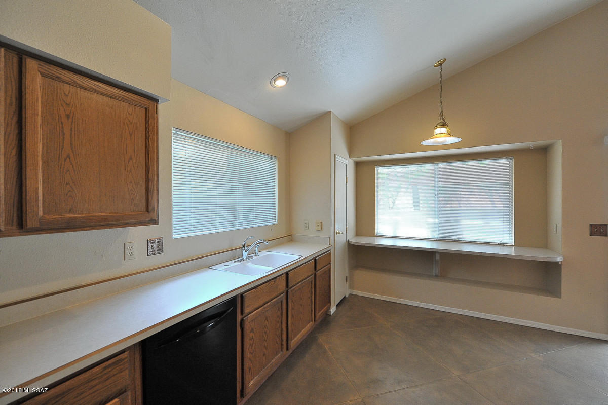 La Paloma Ridge Estates II (1-18) - Residential Lease