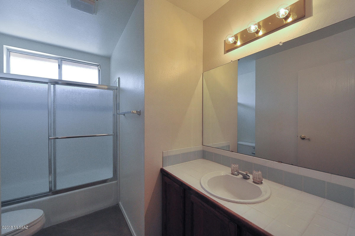 La Paloma Ridge Estates II (1-18) - Residential Lease