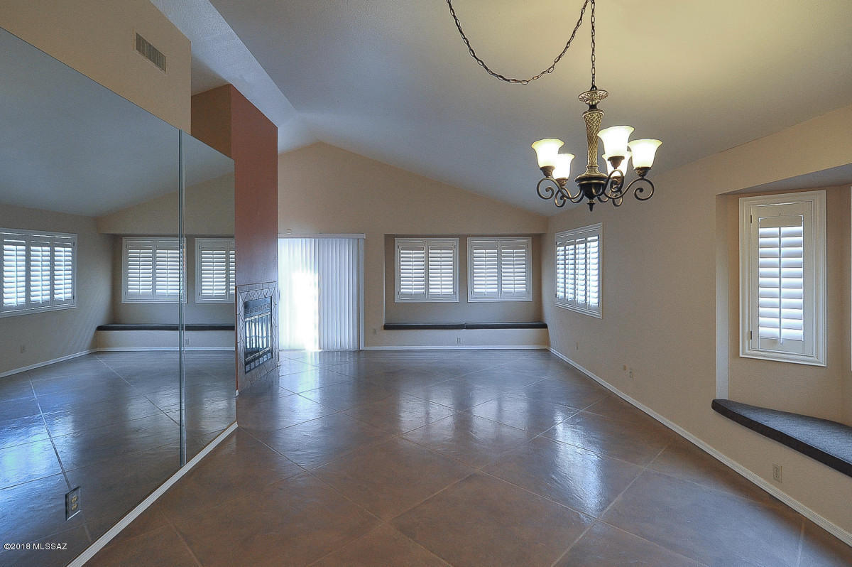 La Paloma Ridge Estates II (1-18) - Residential Lease