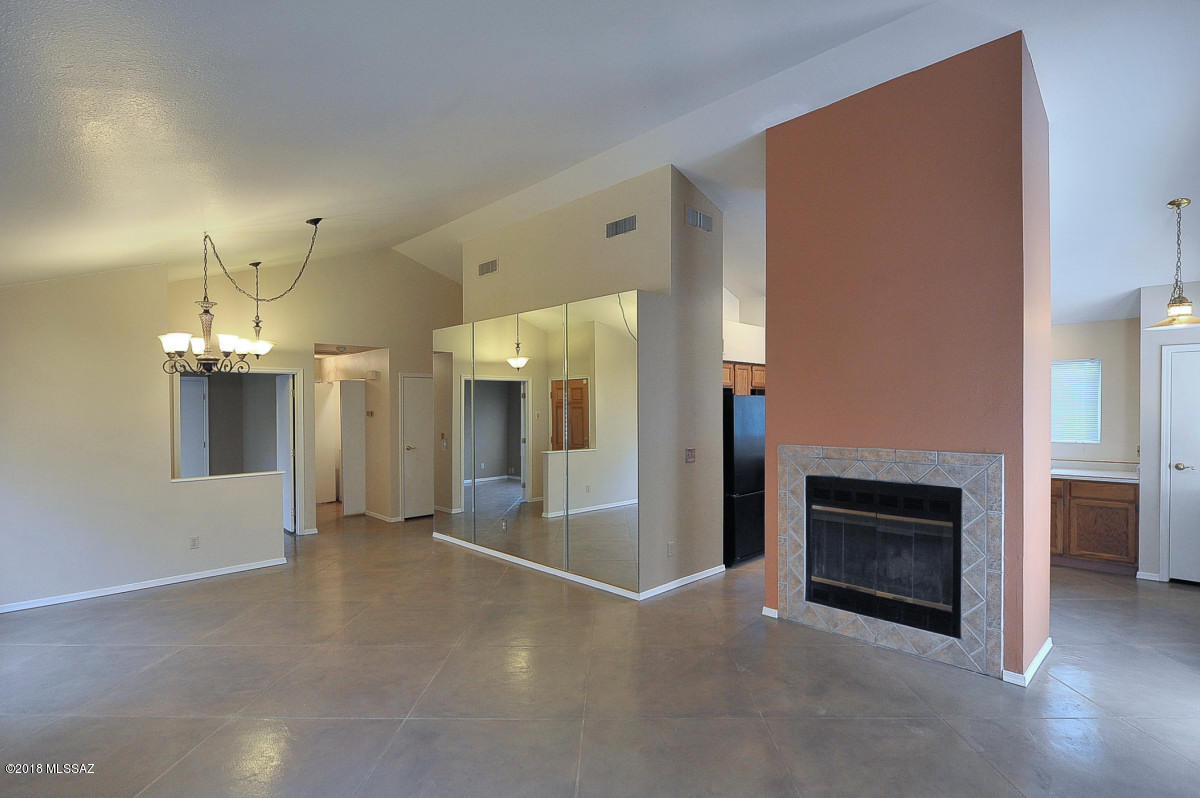 La Paloma Ridge Estates II (1-18) - Residential Lease