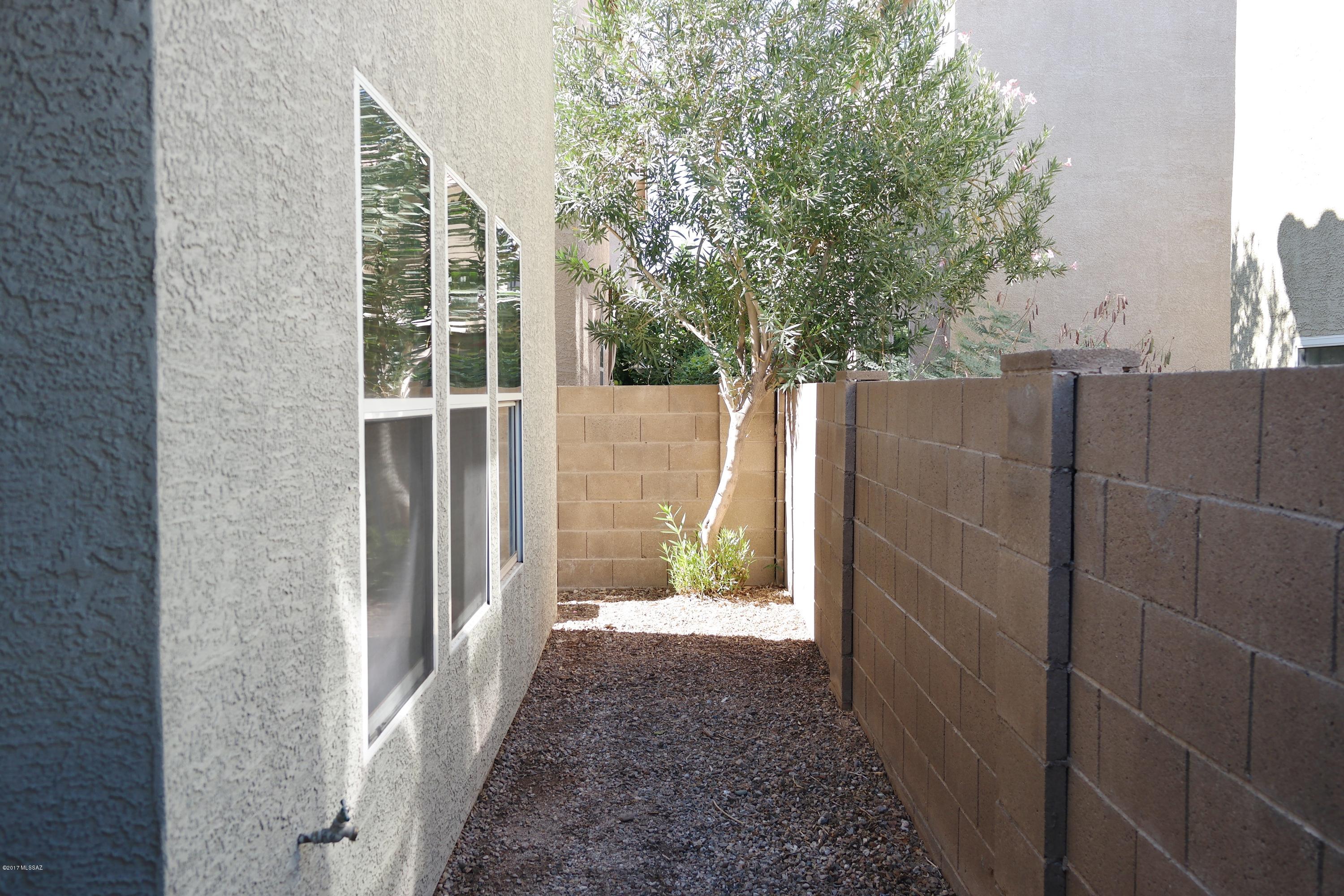 Pantano Overlook - Residential