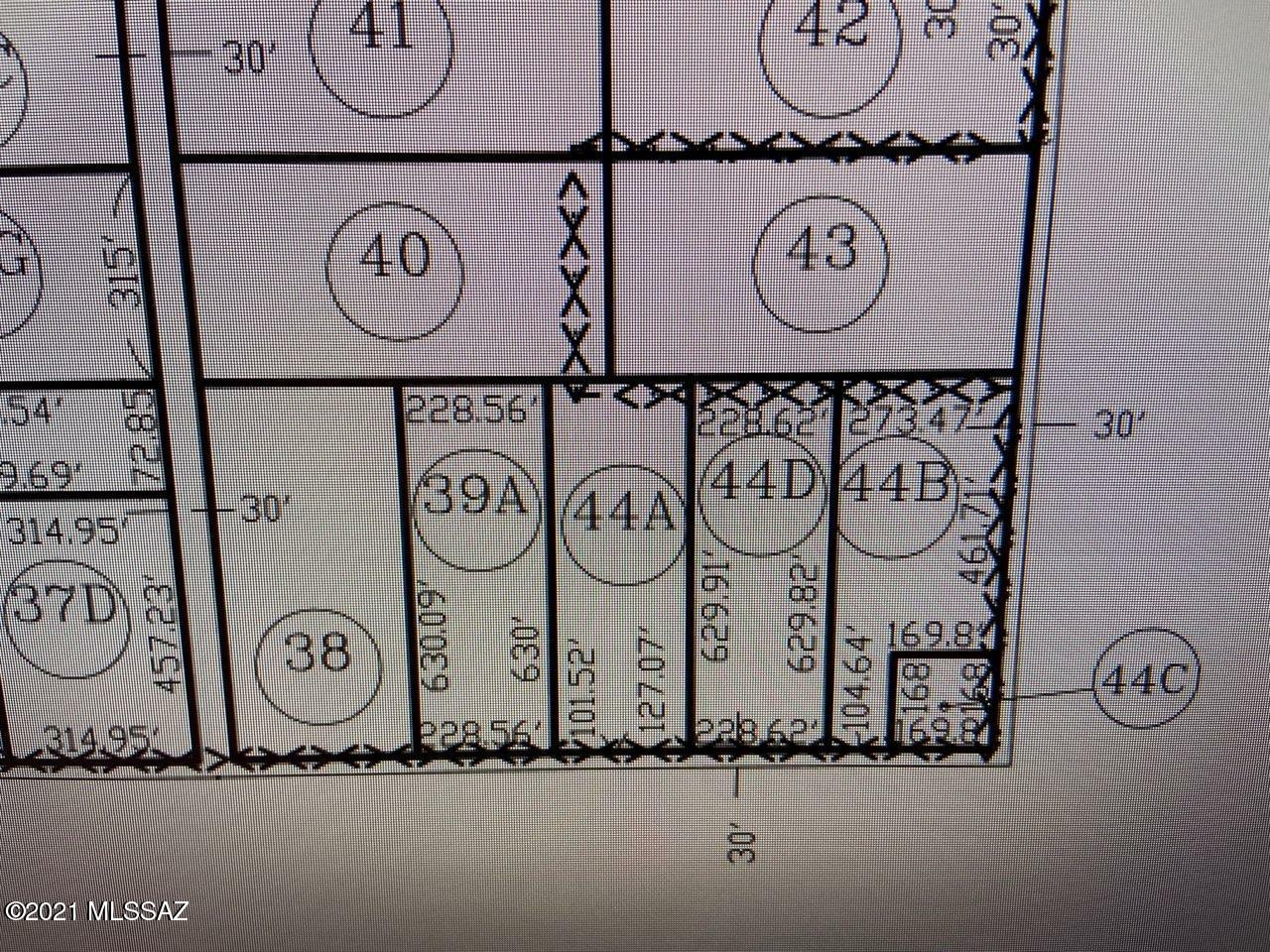 3.31 Acre parcel on Linda Vista between Camino De Oeste and Carolanne Drive. Zoned in Pima Country as Suburban Ranch (SR). Adjacent to the Countryside Master Plan, near the Arthur Park Regional park and golf course, Mountain View High School, Tucson Premium Outlet Mall, and other shopping amenities. This property has easy access to interstate 10 and is located within the Marana School District.