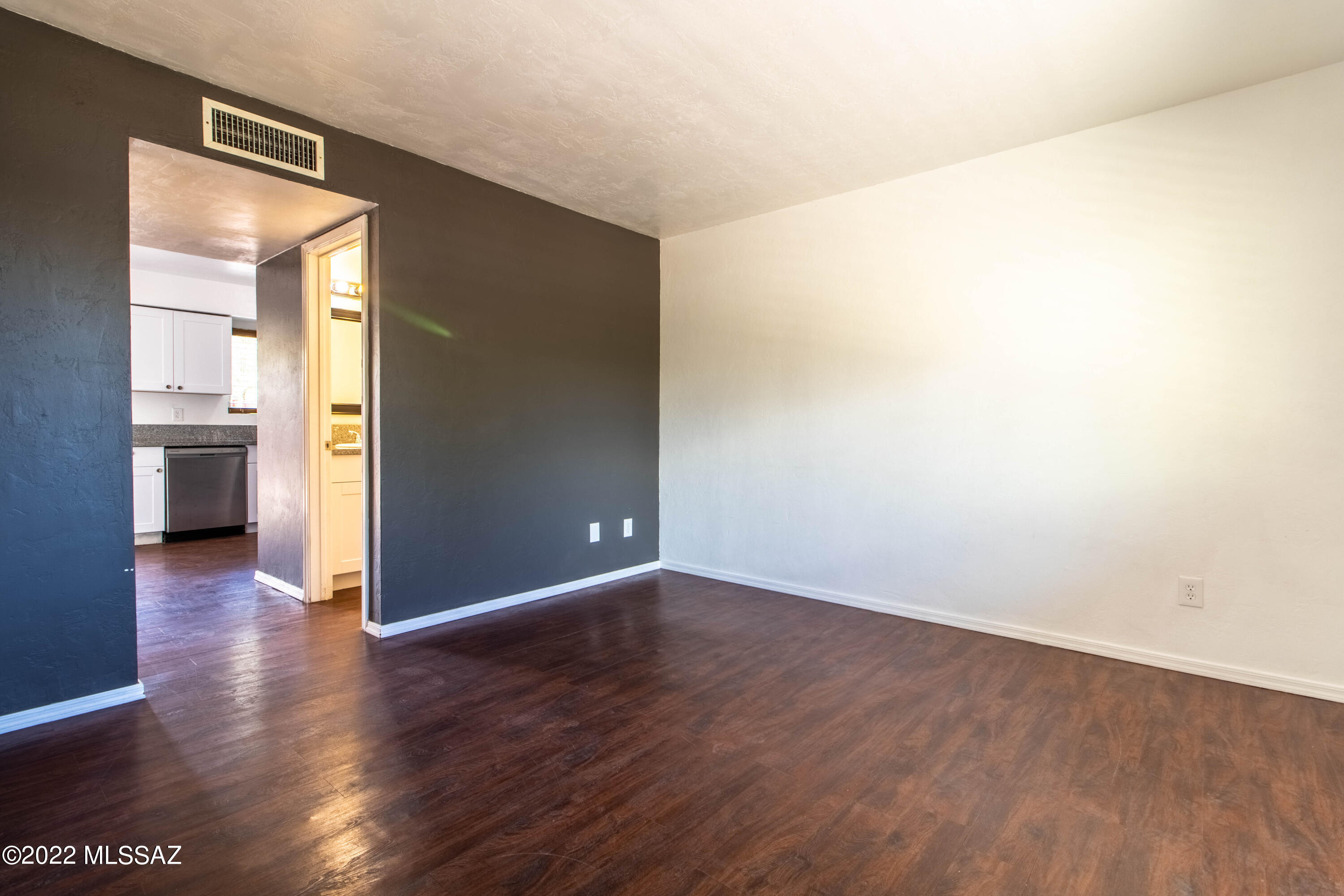 Great 2BR 1.5 Bath with private backyard located on N Mountain Ave 1.5 miles from U of A. Property is tucked just far enough away from U of A to be quiet, but close enough to walk, bike, or electric scooter to U of A or downtown Tucson.

The unit is a 2 floor with separate kitchen, living room and laundry room. Come check out this amazing property.