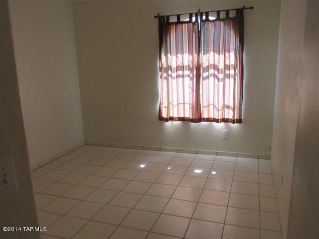 Paseo Vista (1-234) - Residential