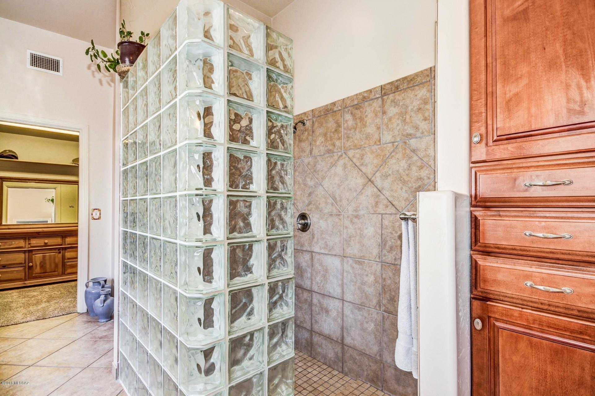 Coyote Creek (1-395) - Residential
