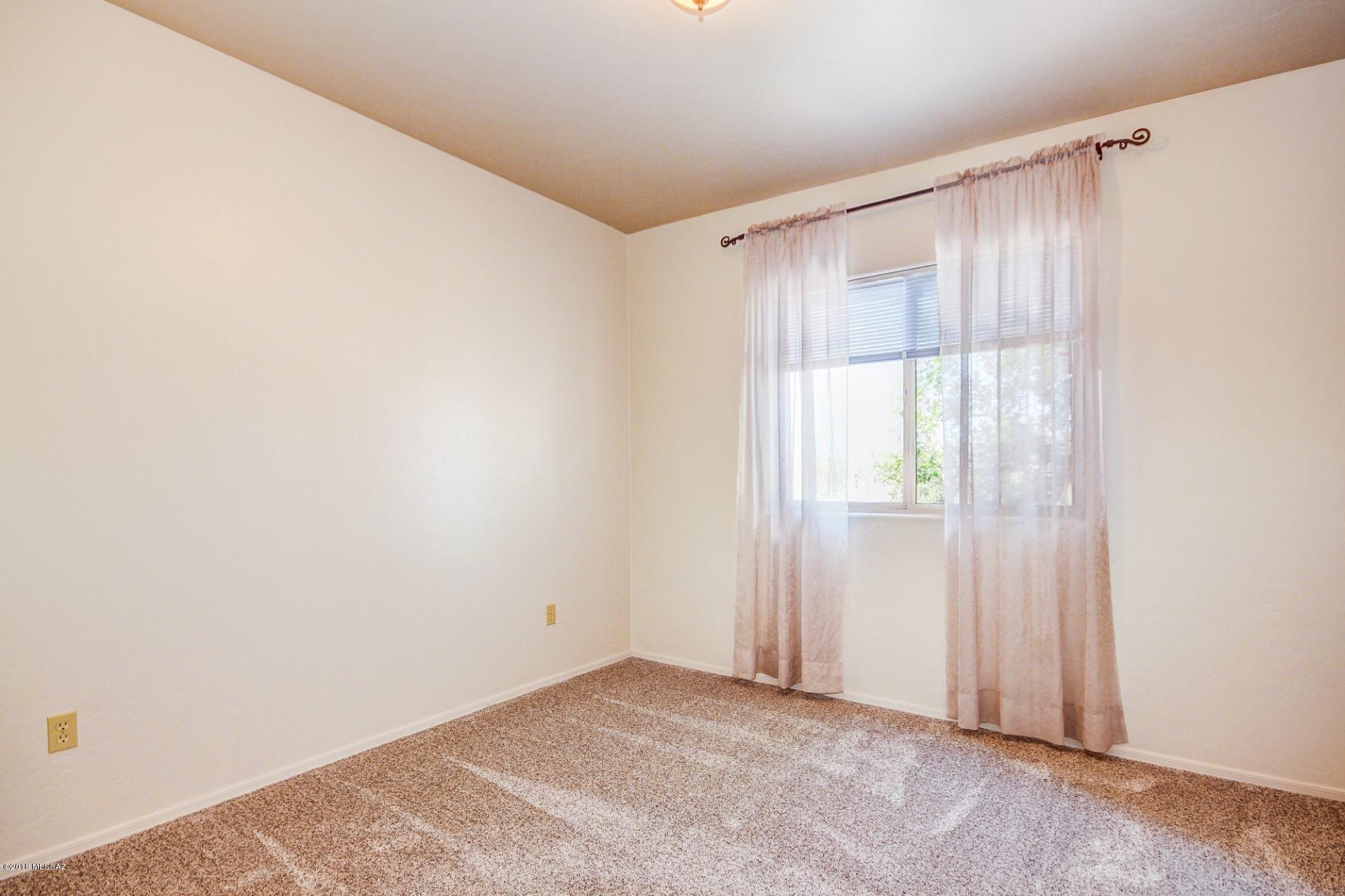 Coyote Creek (1-395) - Residential