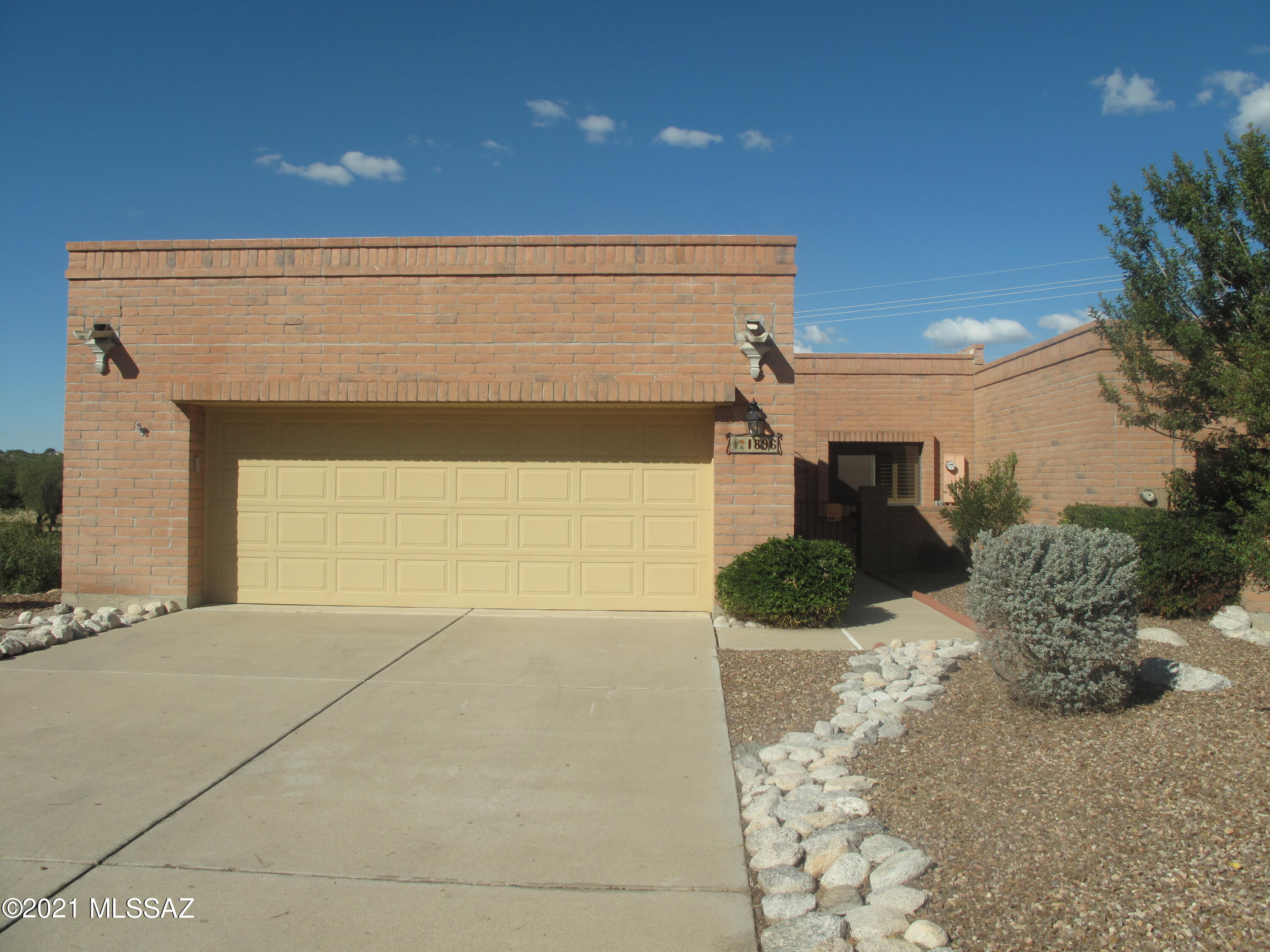 Well Built masonry 2 bedroom,2 bath plus den patio home located in Fairfield La Cholla hills 55+active adult community. This beautiful home has many wonderful features Enjoy sunset views from your private backyard which backs up to desert area. Oversized 2 car garage w cabinets. Near end of the street and cul de sac. Community provides 2 pools, spa ,rec room, tennis and pickle ball courts. Community features pool and spa, rec center, shuffle board and tennis. 
There is a one time Capital Improvement Fee which the buyer must assume for $675
