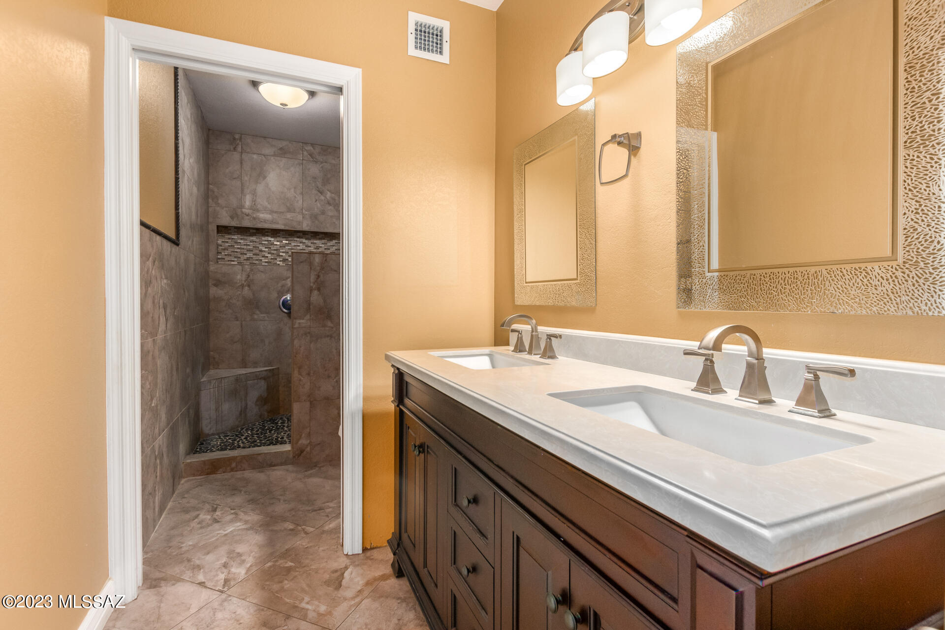 El Dorado Townhomes - Residential