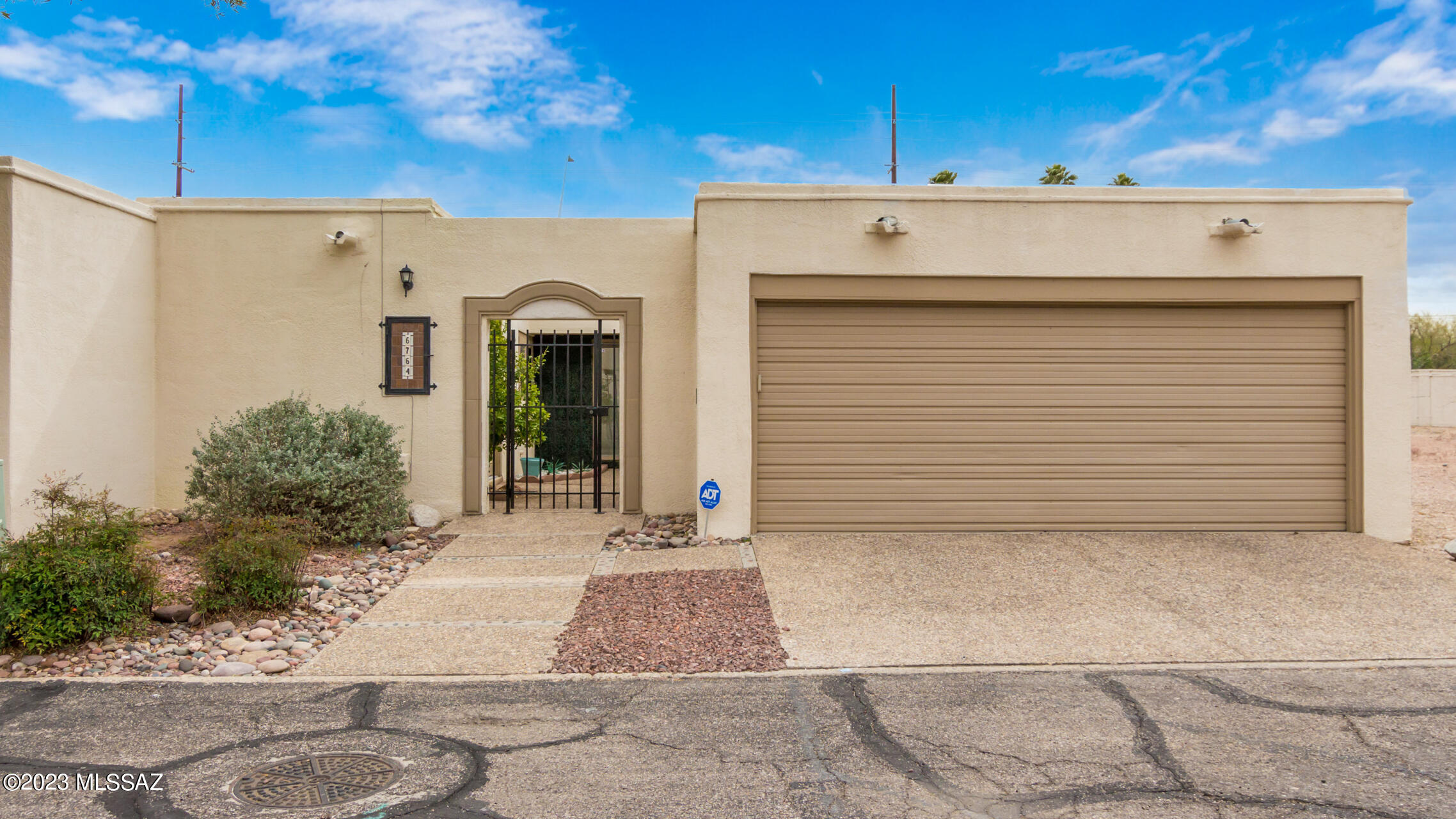 El Dorado Townhomes - Residential