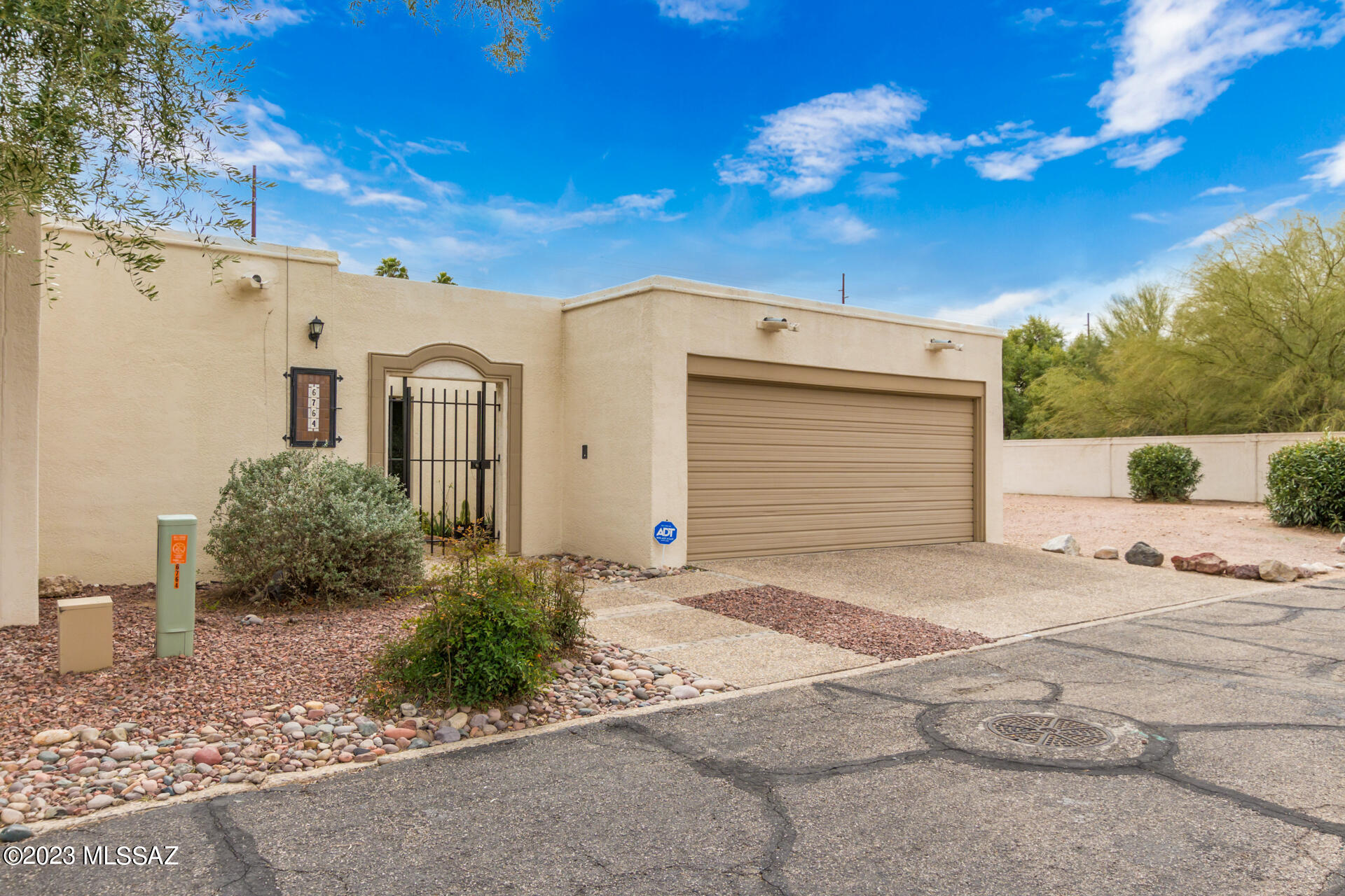 El Dorado Townhomes - Residential