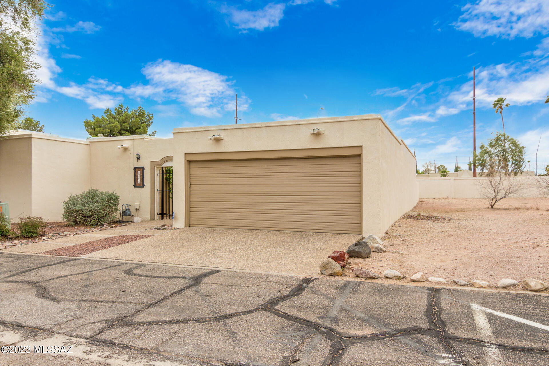 El Dorado Townhomes - Residential