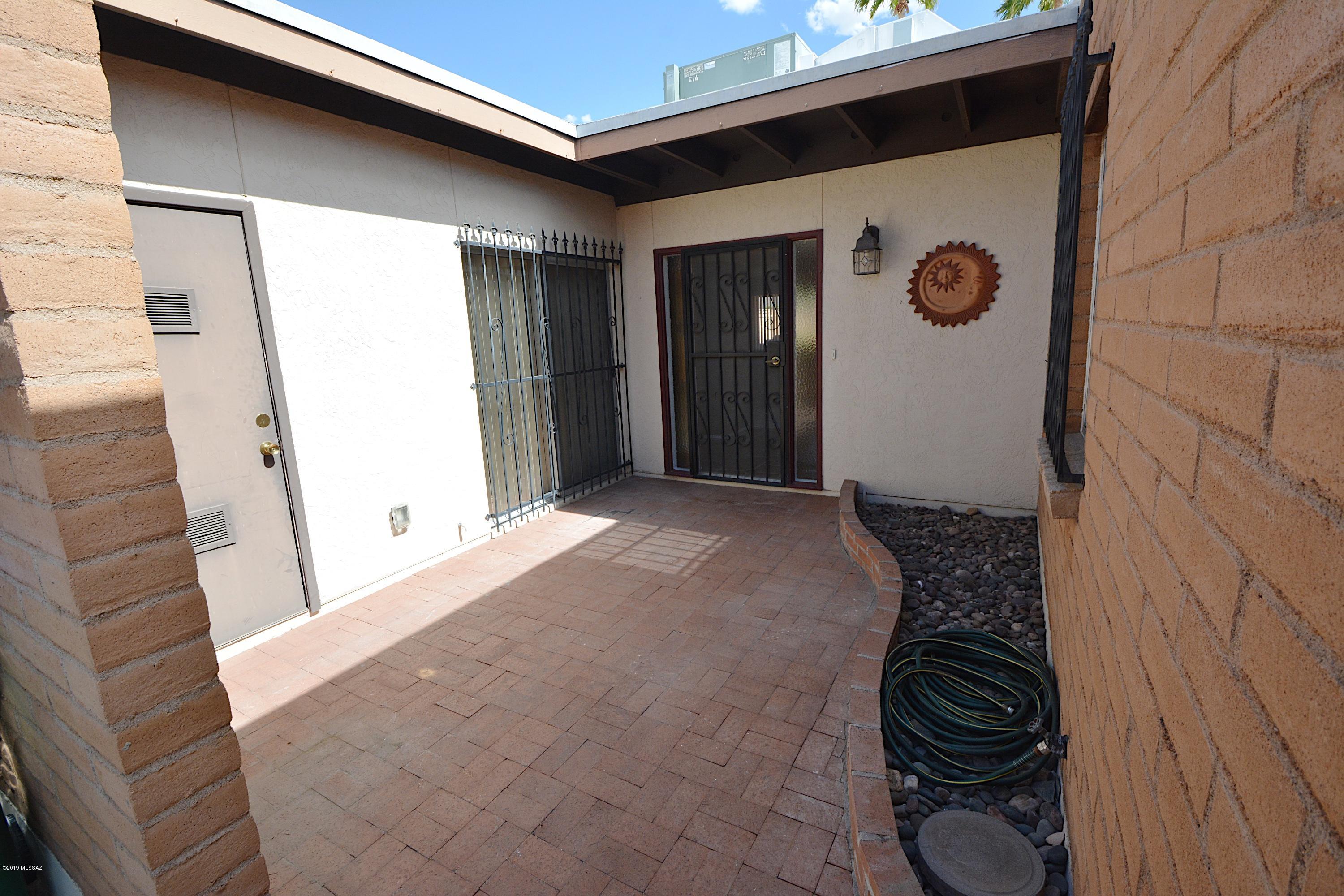 Oro Valley Townhouses (47-52, 58-91) - Residential