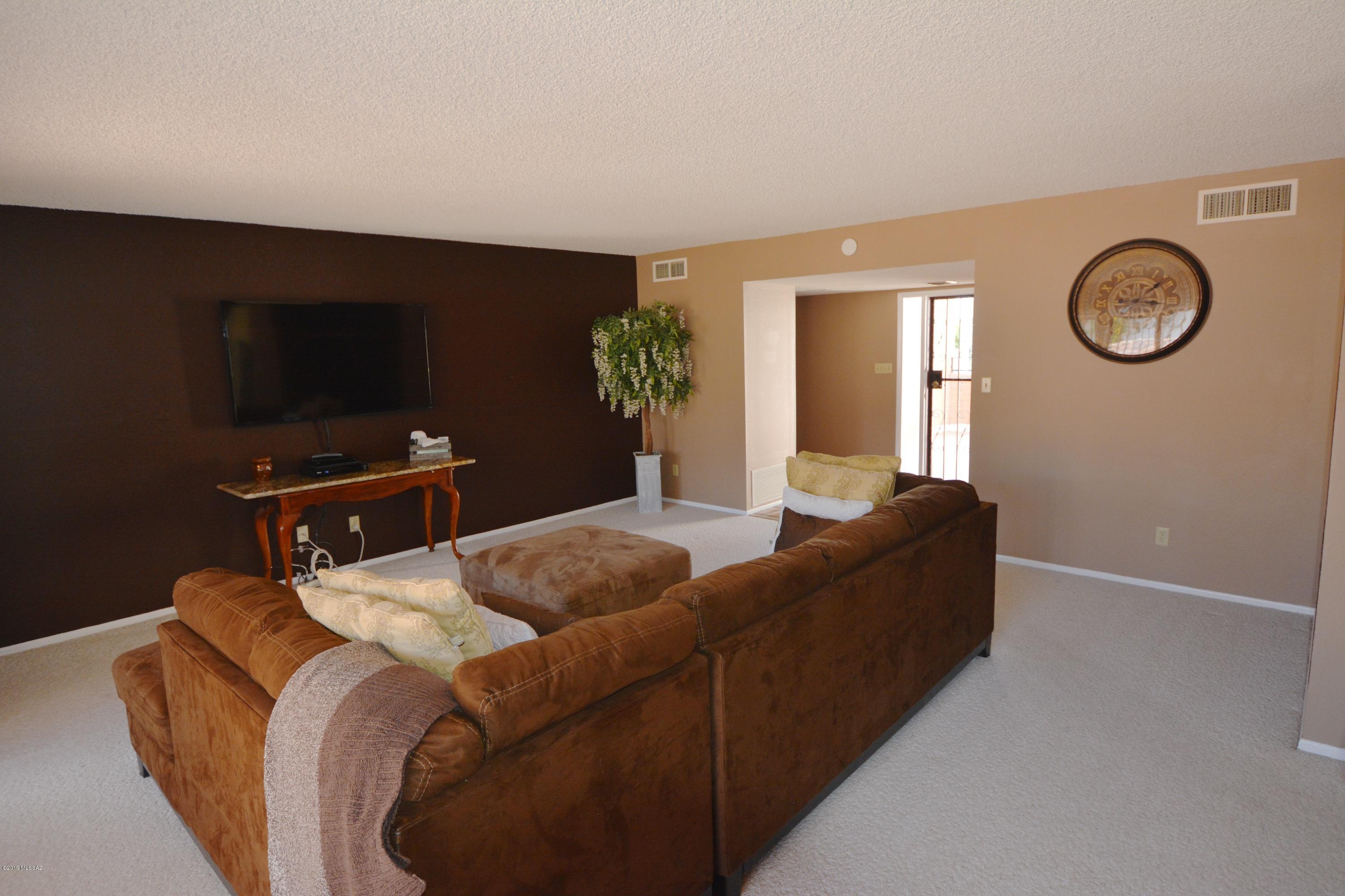 Oro Valley Townhouses (47-52, 58-91) - Residential