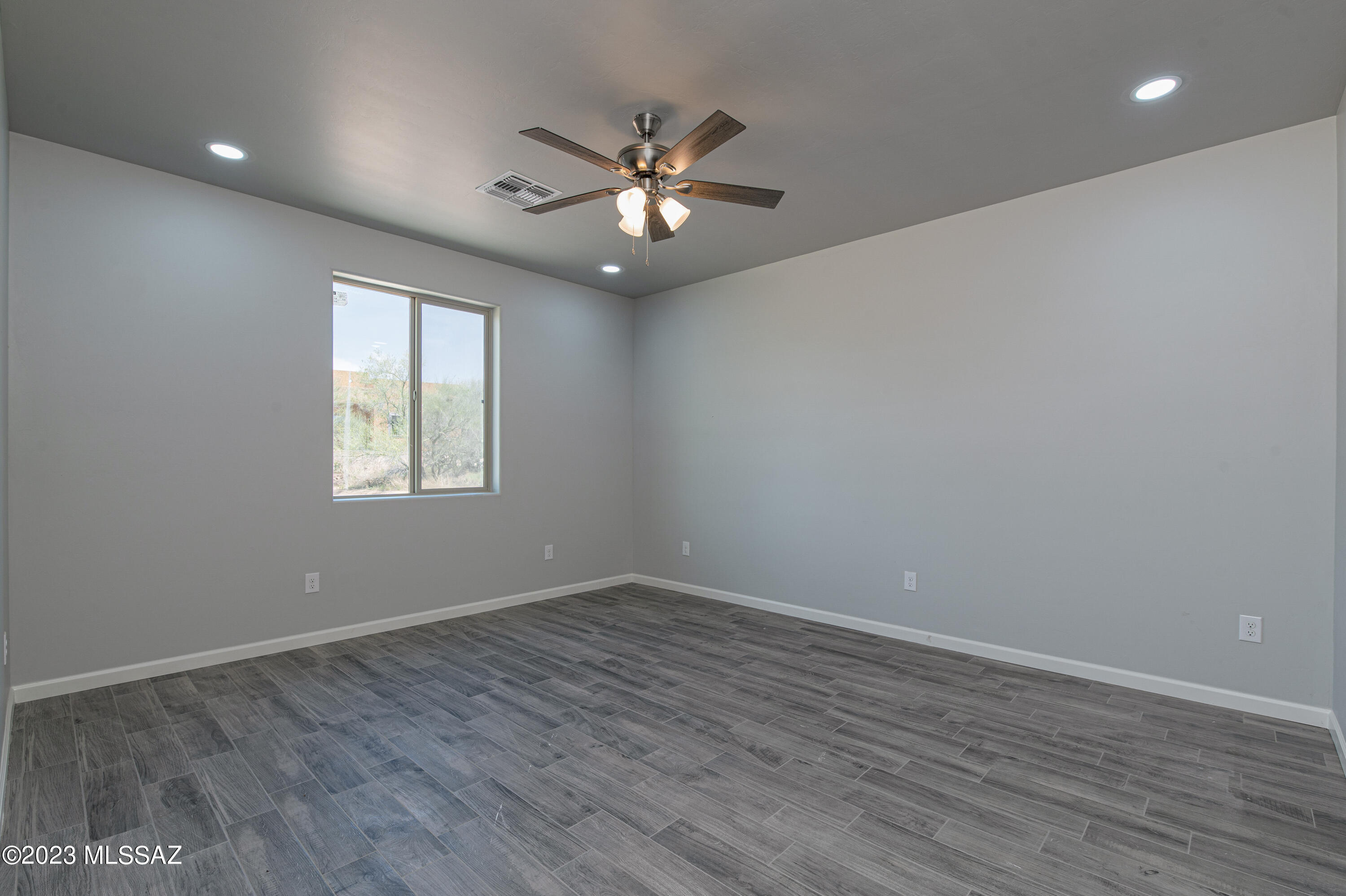 New Tucson Unit NO. 4 (1-203) - Residential