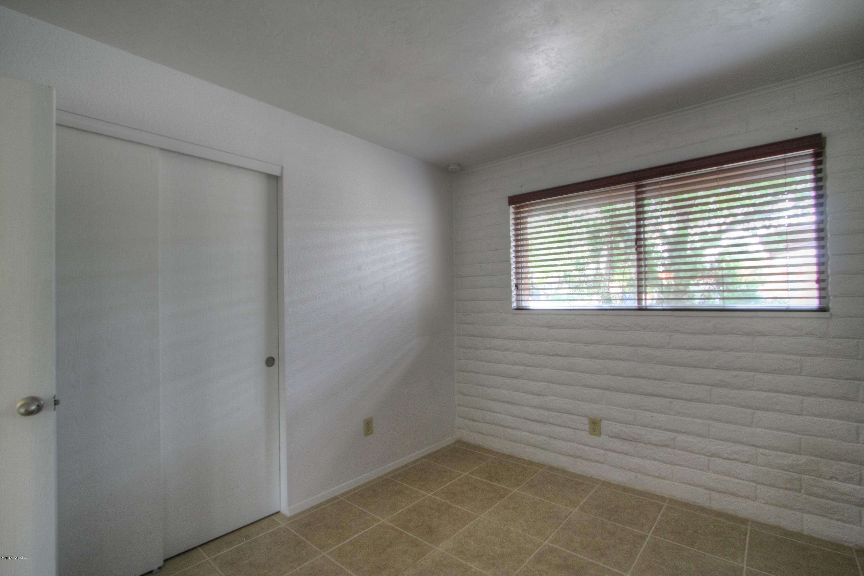 Lakecrest NO. 5 - Residential Lease