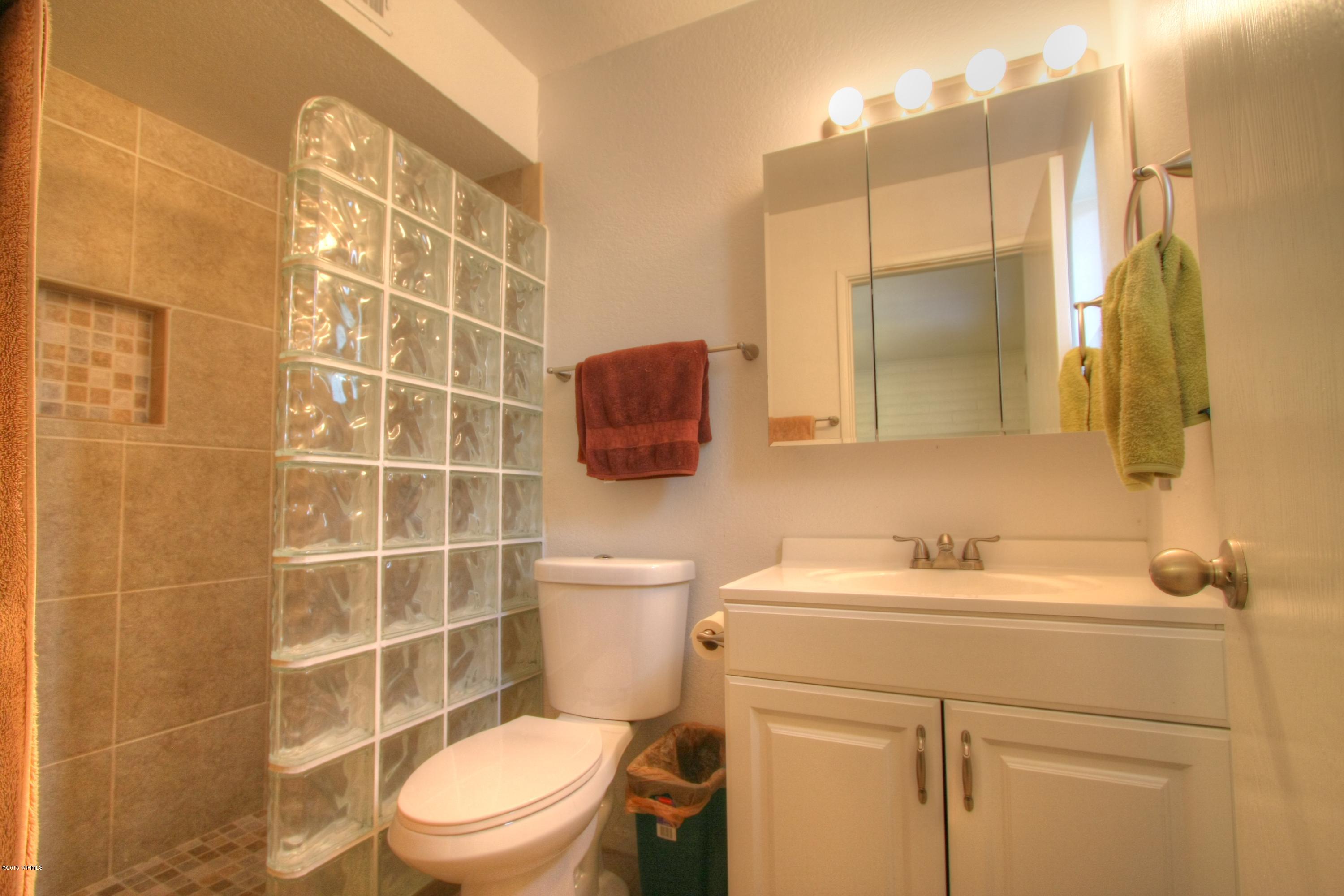 Lakecrest NO. 5 - Residential Lease