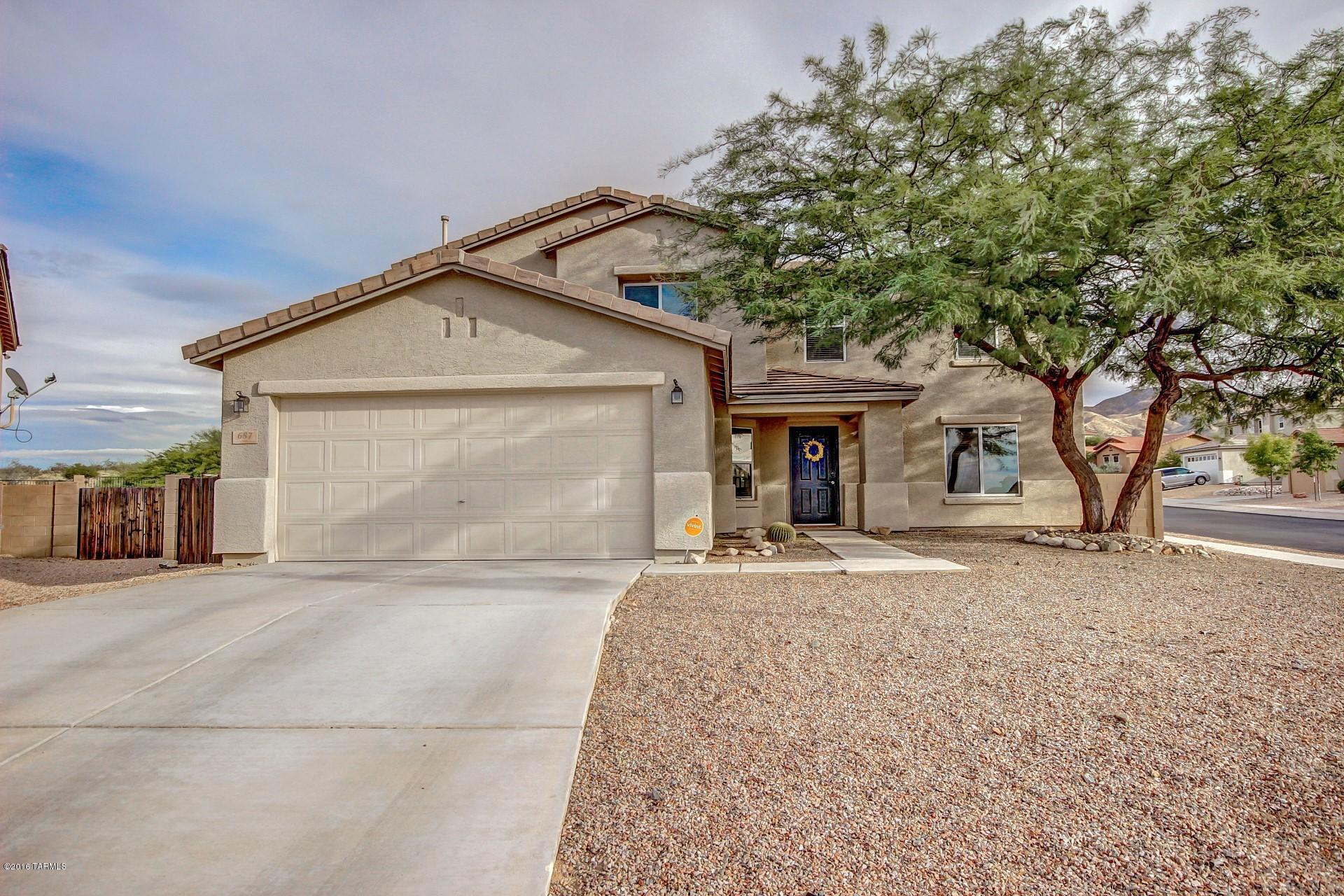 Seller will accept or counter offers between $235,000 and $245,000. Huge lot on a cul-de-sac. This beautiful home features 4 bedrooms, downstairs den, huge loft upstairs and 3 bathrooms. Kitchen offers double oven, butlers pantry, gas stove top and lots of counter space. Master bedroom is HUGE and has a large walk in closet. If sold before 11/8/16 Seller will replace all vinyl flooring with tile. Ask agent for details. Agent/Owner.