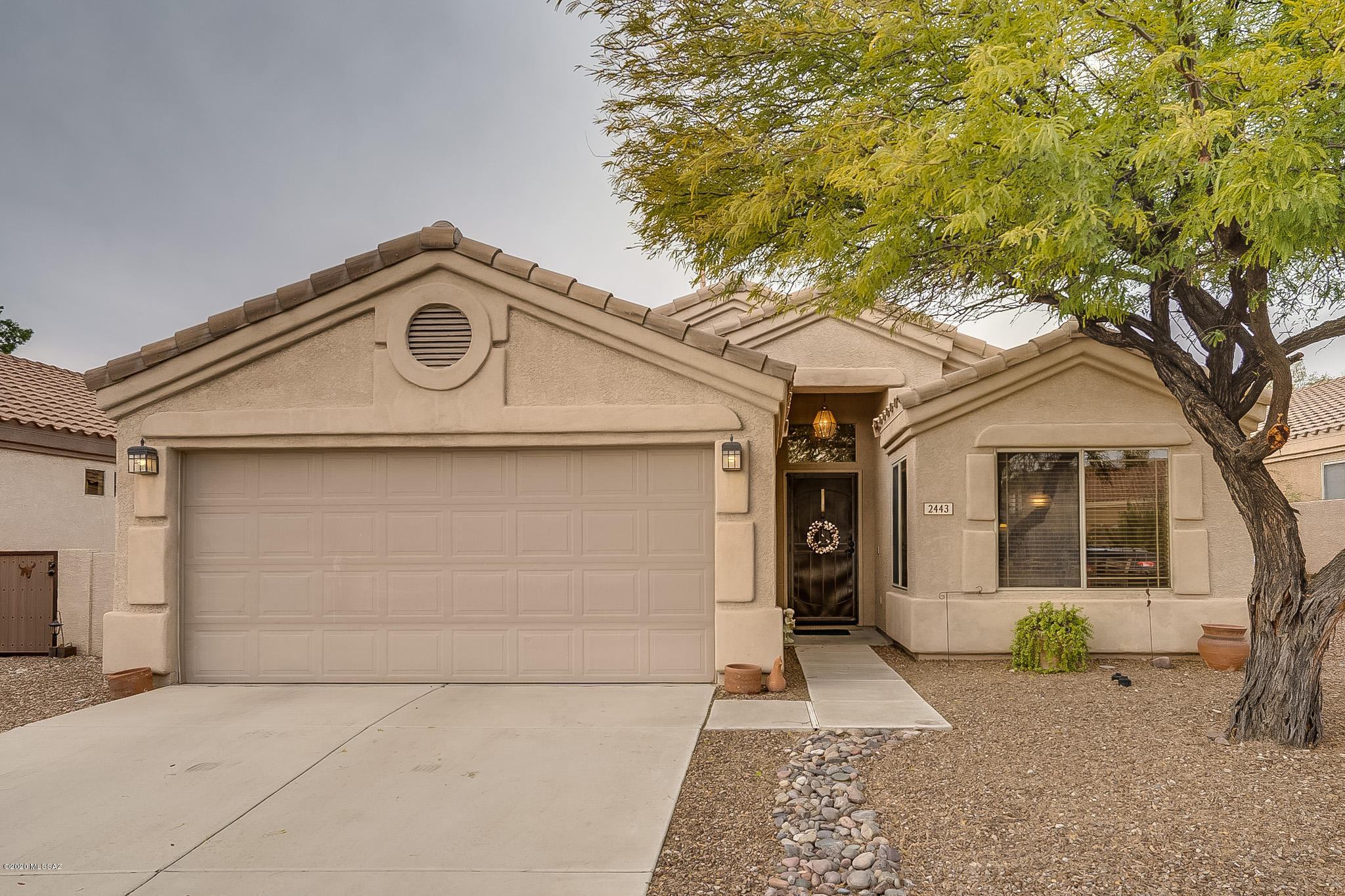 Light and bright 3 bedroom, 2 bath, 1460 sq. ft. located in gated Lakes at Castle Rock. Spacious eat-in kitchen with extended breakfast bar, neutral cabinetry and countertops, open to main living area that features high vaulted ceilings. Oversized owner's suite has bath with dual vanity, garden tub, separate shower and walk-in closet plus its own access to the covered back patio. New HVAC as of May 2019. Nice yard with mature shade trees and no neighbors directly behind home. This amazing community offers plenty of amenities: several lakes, fishing, 2 pools, 2 jacuzzis, sauna, rec center, walking and biking trails, exercise room, playgrounds, tennis, basketball, and more. Close to shopping and great dining.