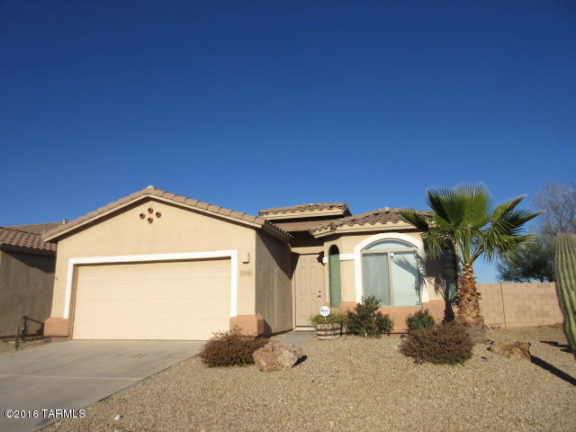 Spacious 3 bedroom / 2 bathroom.  This beauty is on a premium lot, no neighbors to one side and no neighbors at the back of the property.  The home is an incredible find and features a split bedroom floor plan, large bedrooms, a large great room, lots of cabinets in the kitchen.  The master bedroom is huge, has a walk in closet and bathroom has a separate shower and garden tub.  Make this castle your home, put your personal style into it.  Run, don't walk.