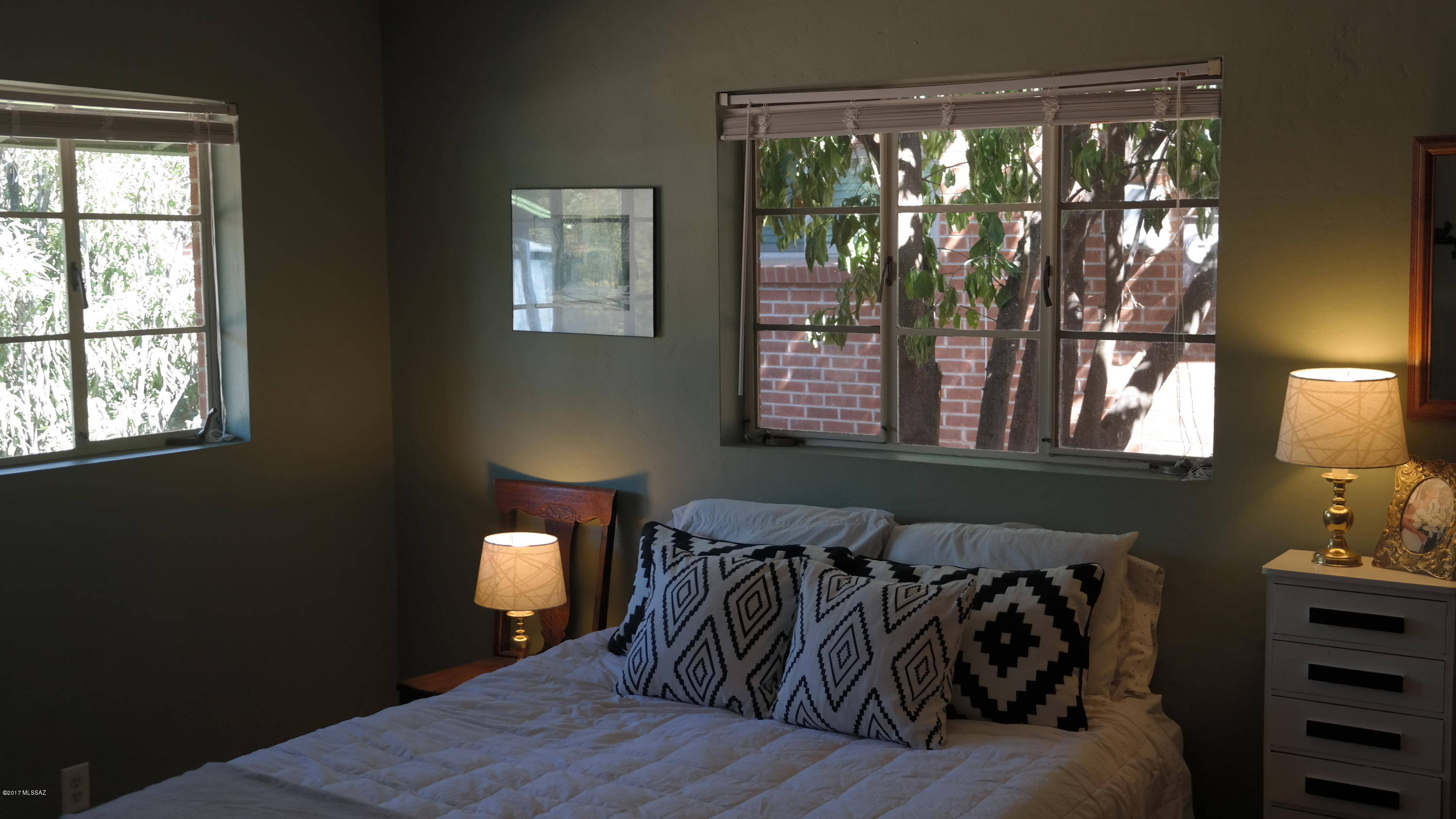Broadway Manor - Residential