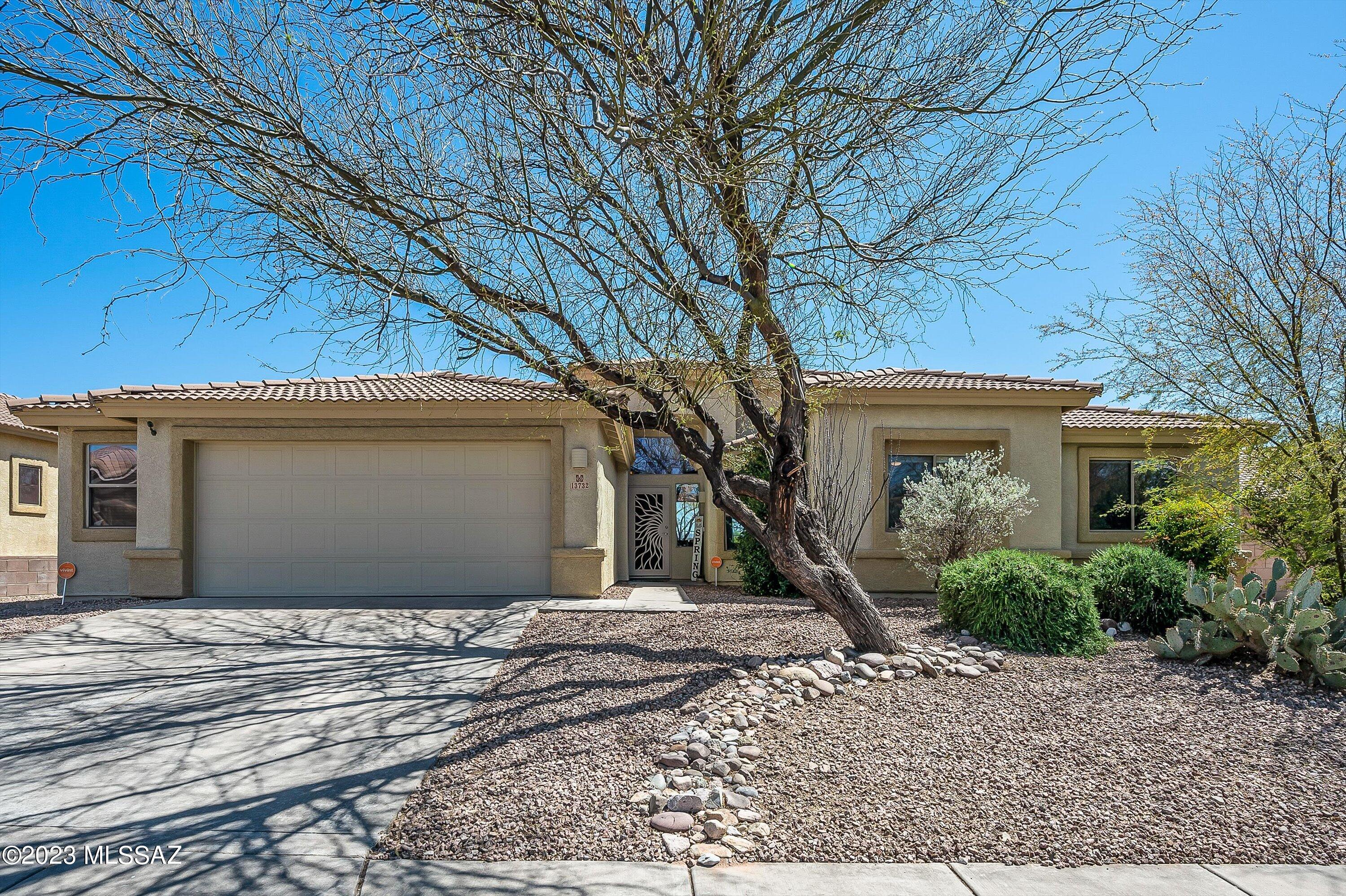 Beautiful 3BED/2BATH home located in Rancho Del Lago is waiting for you! Escape reality with the backyard of your dreams with amazing views of the Golf Course. Beautifully landscaped w/outdoor kitchen, gas fire pit & view fence with golf course & mountain views! Beat the summertime heat with sparkling pool & spa. Located in the A+ Vail School District! Don't miss out on this gem.