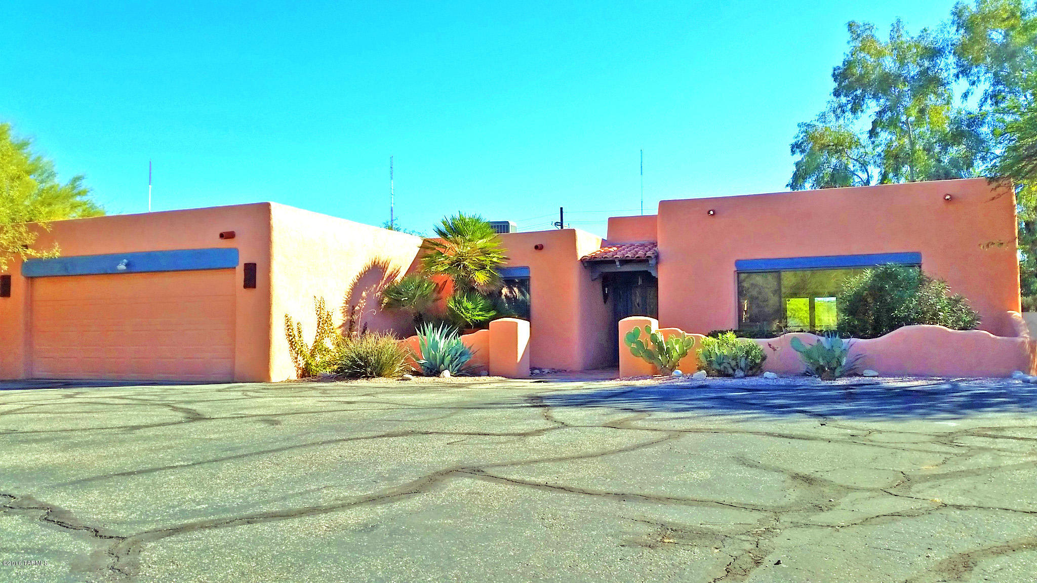 Las Lomas De Catalina (1-36) - Residential Lease