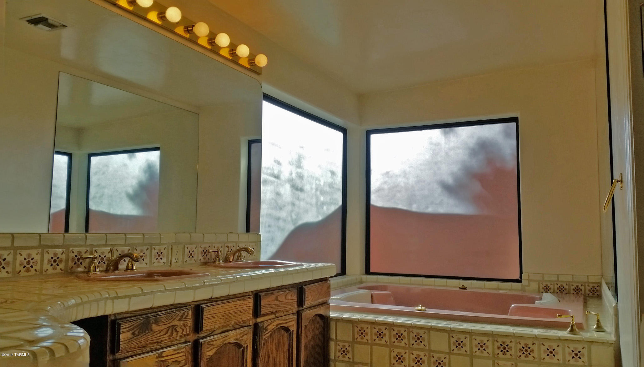 Las Lomas De Catalina (1-36) - Residential Lease