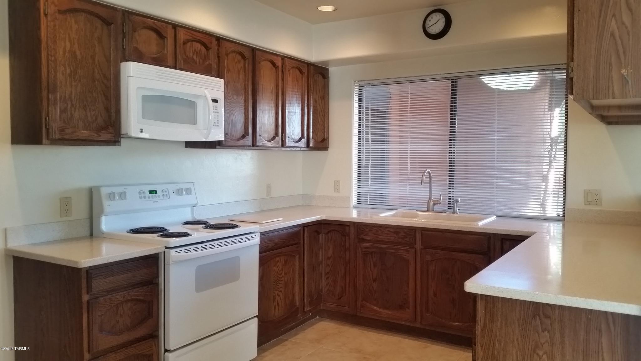 Las Lomas De Catalina (1-36) - Residential Lease