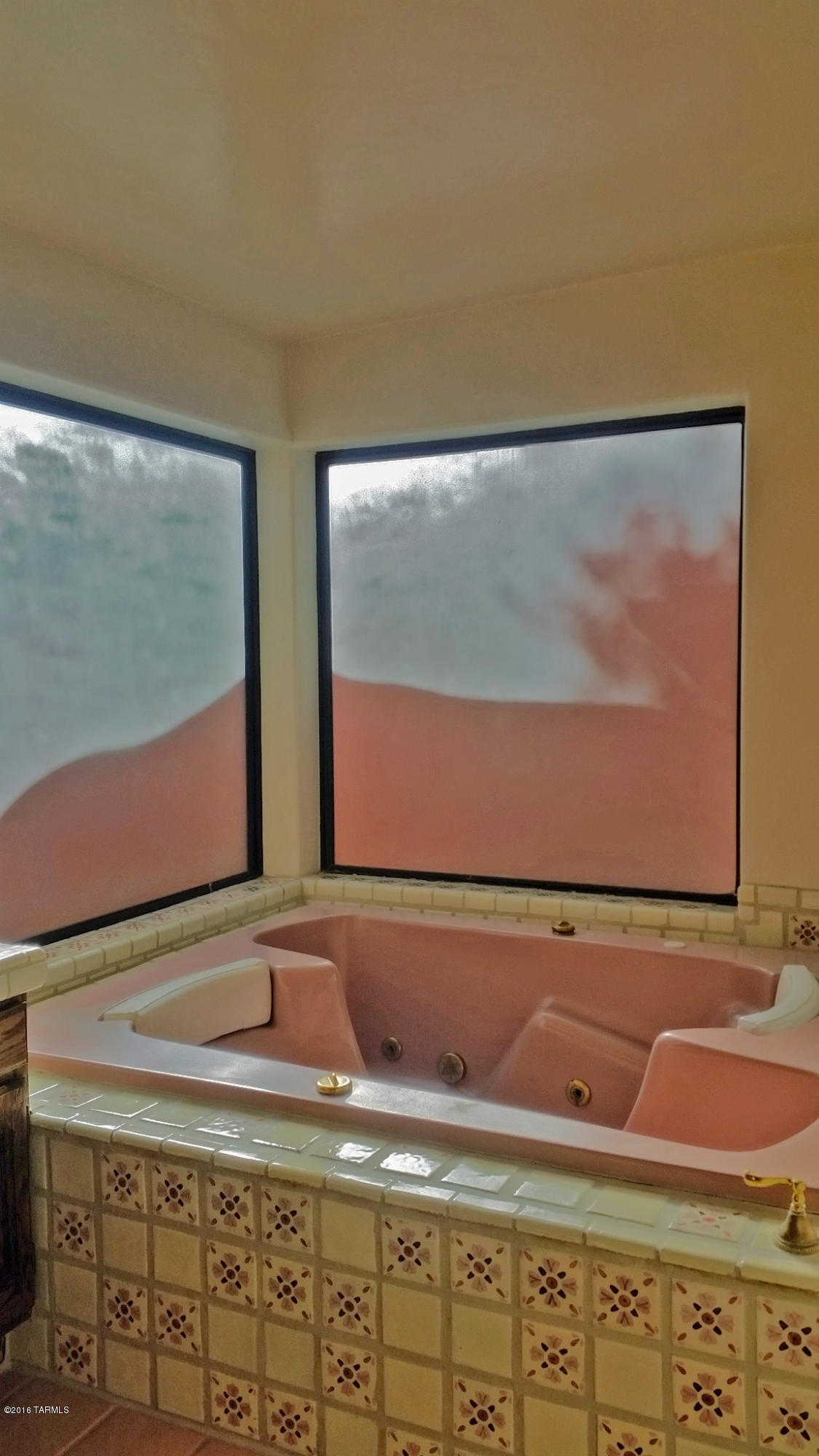 Las Lomas De Catalina (1-36) - Residential Lease