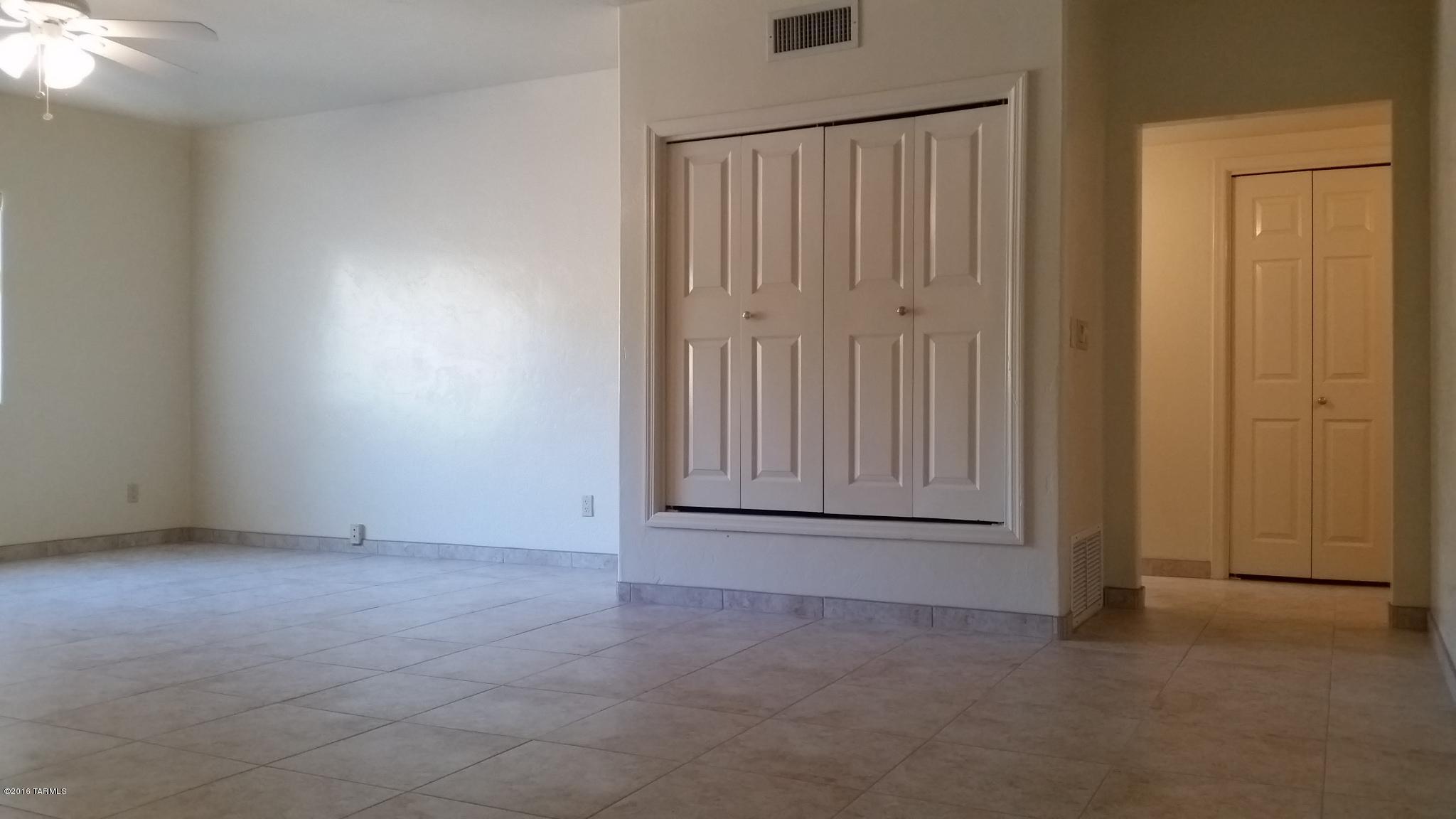 Las Lomas De Catalina (1-36) - Residential Lease