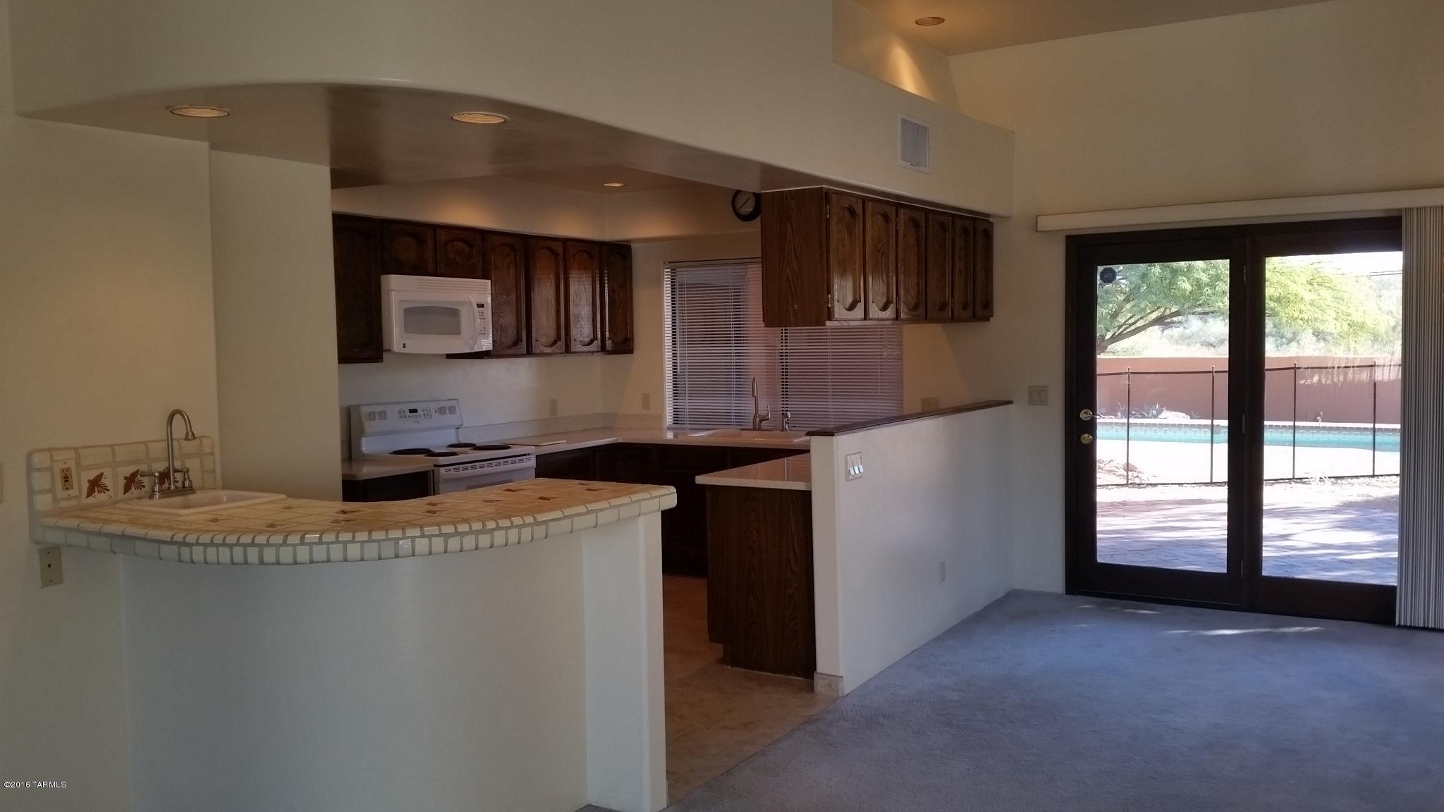 Las Lomas De Catalina (1-36) - Residential Lease