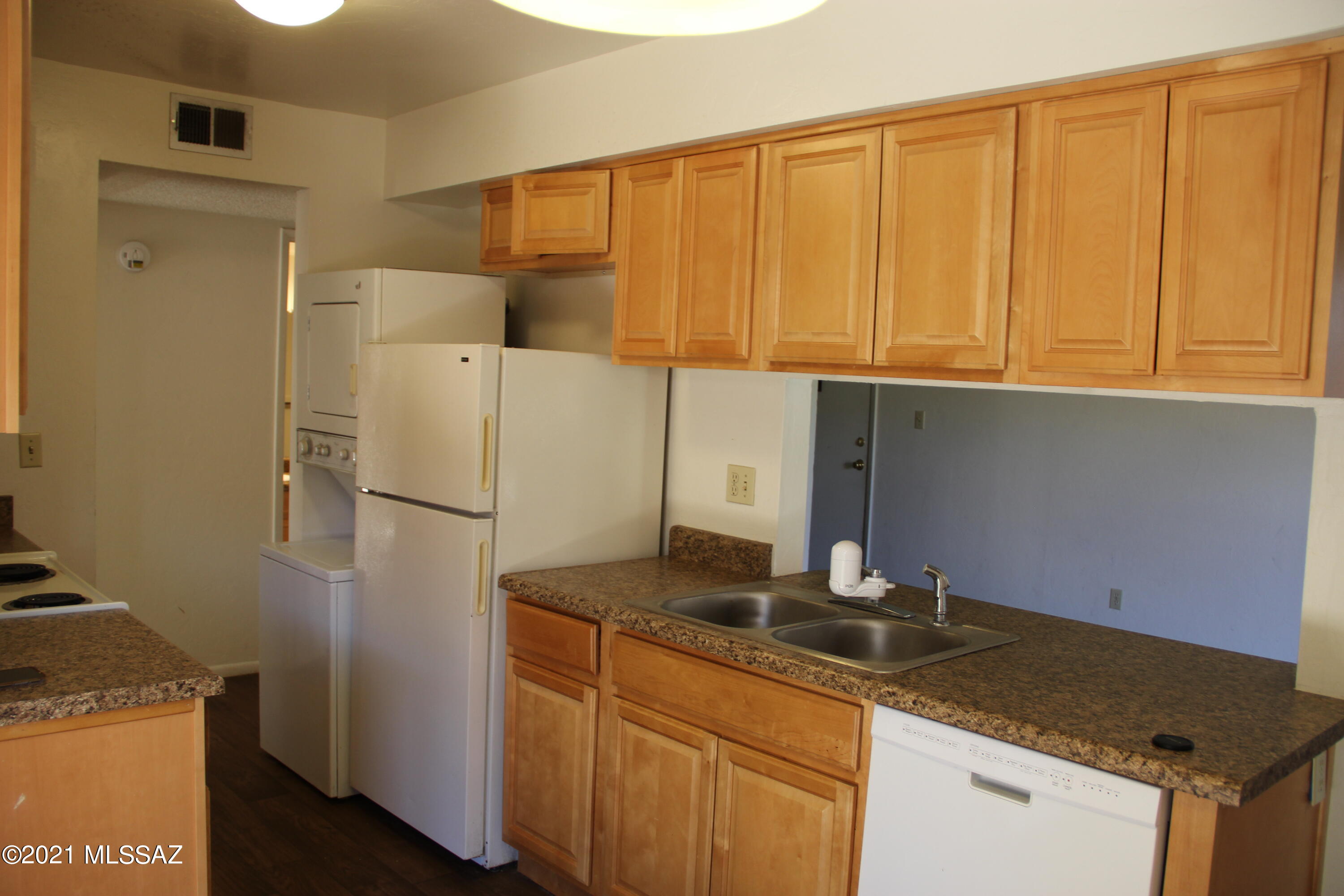 Columbus Park Condominiums (1-60) - Residential Lease