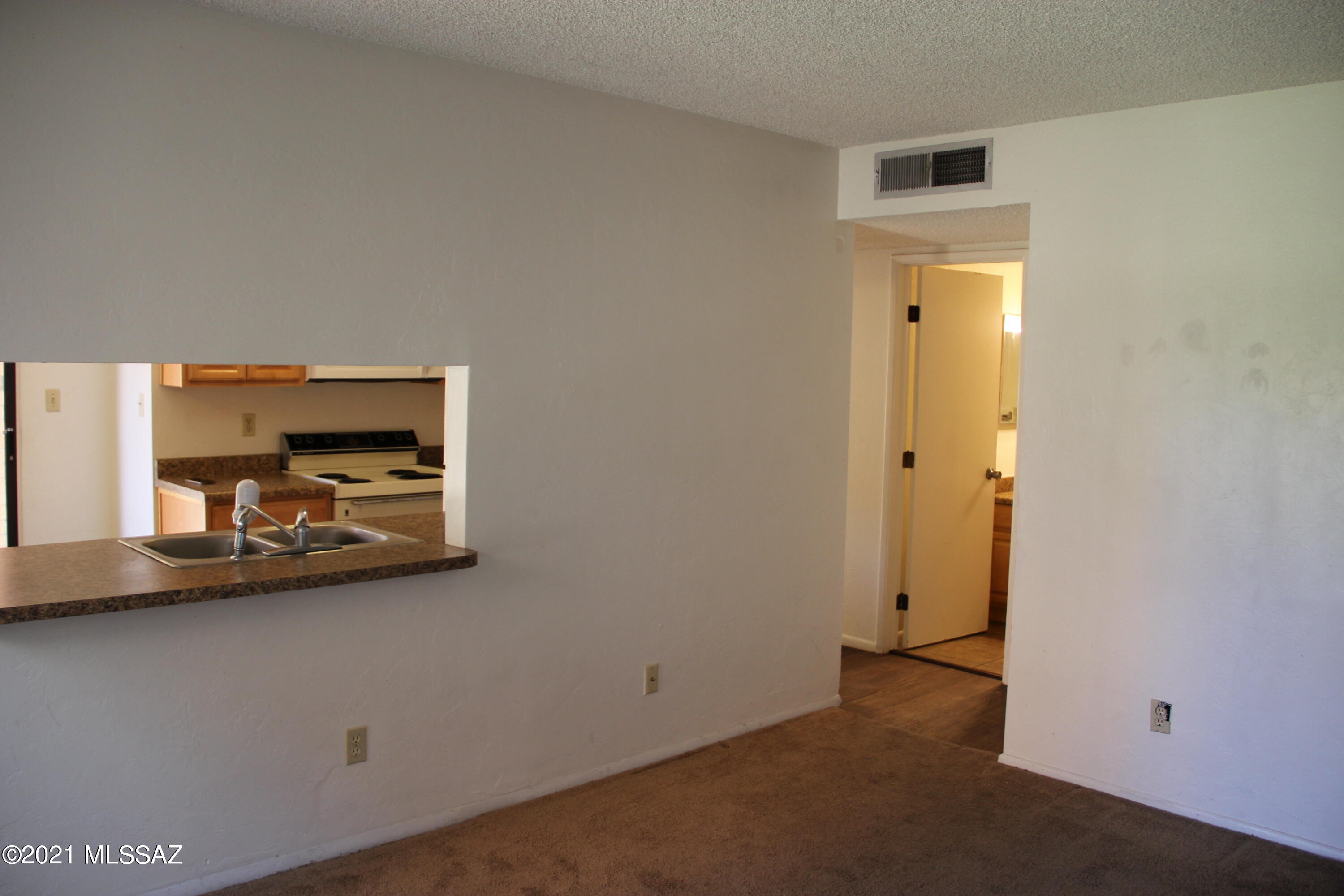 Columbus Park Condominiums (1-60) - Residential Lease