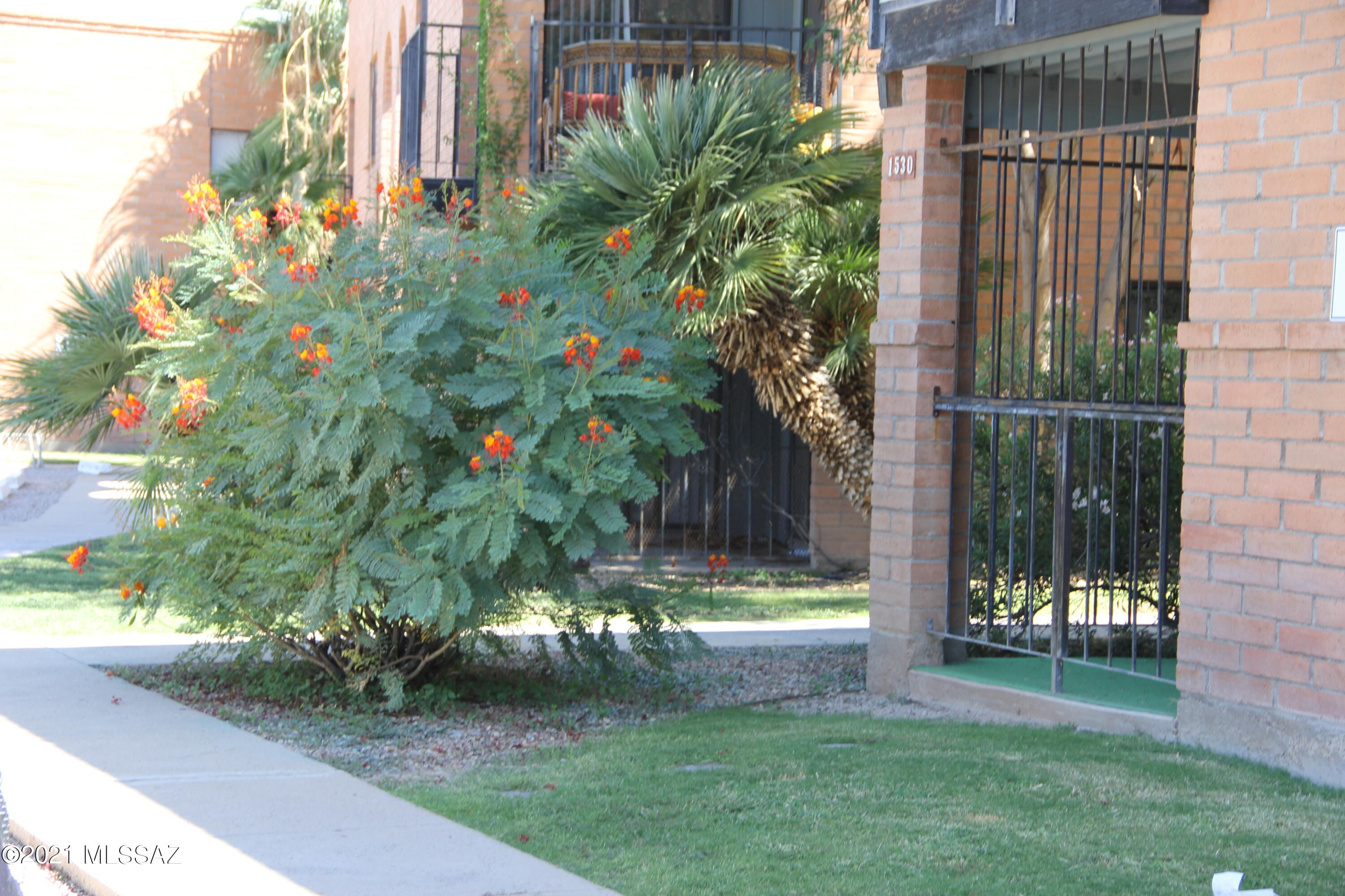 Columbus Park Condominiums (1-60) - Residential Lease