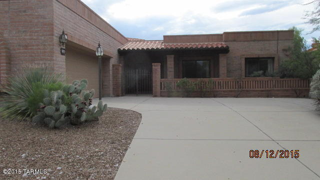 Rooms are spacious!  Master Bedroom has a large walk in closet.   Both bathrooms have large soaking tubs and separate showers.  Massive Picturesque windows looking out into the Backyard.  Backyard has a huge covered patio,  the views are breathtaking!

Storage space in the garage is unbelievable!