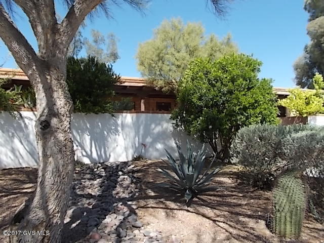 This is a wonderful place to live. The view is lovely. Clean 1Br Villa, set back from street & traffic, very private. Faces nice green Park located right in center of town, close to everything. Has all of GVR amenities. Virtually care free maintenance with HOA paying for Water, Sewer, Garbage, Roof, HVAC, water heater and outside maintenance.
 All furnishings available by separate bill of sale.