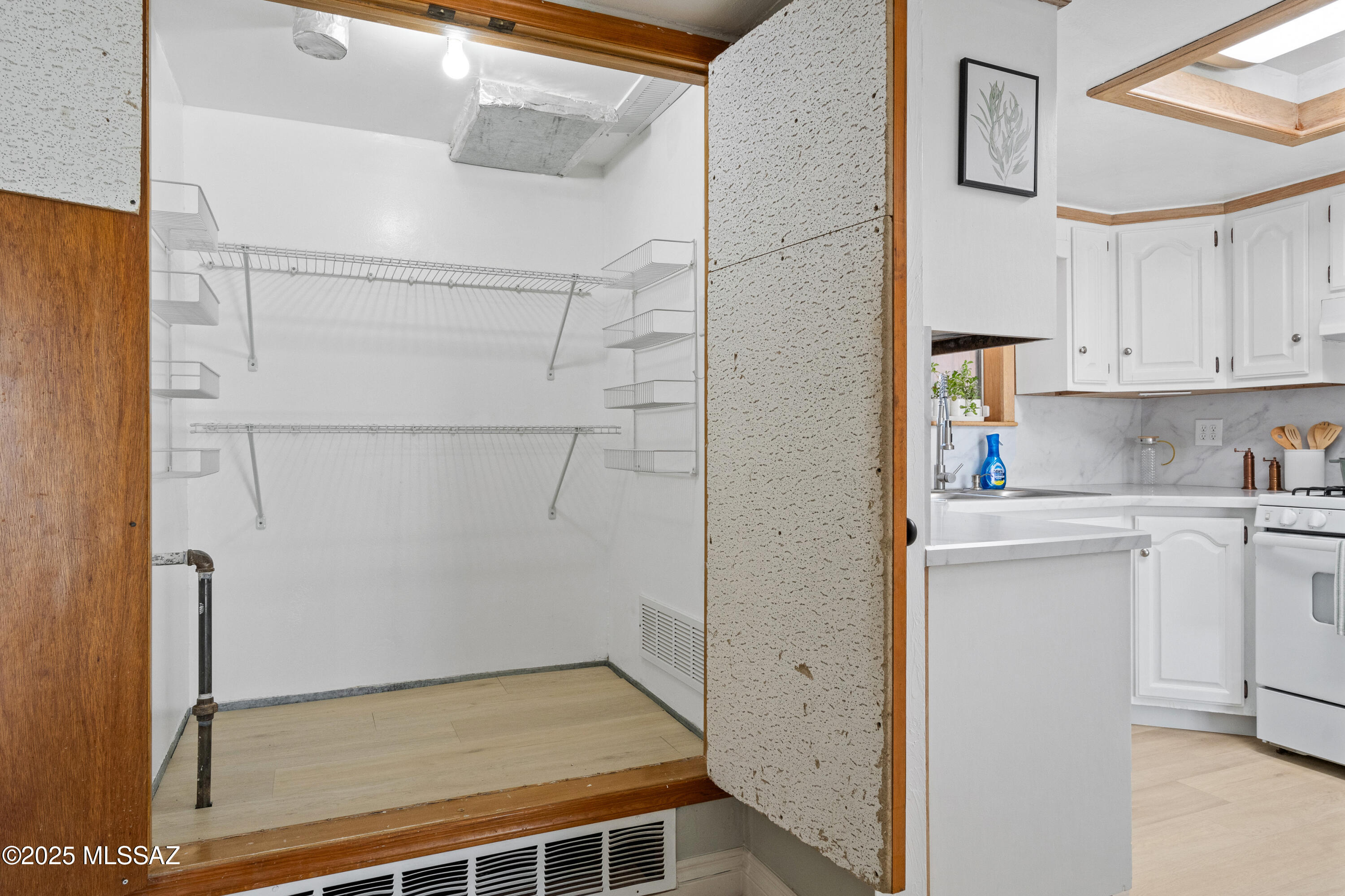 Casas Del Oeste (80-139) - Residential