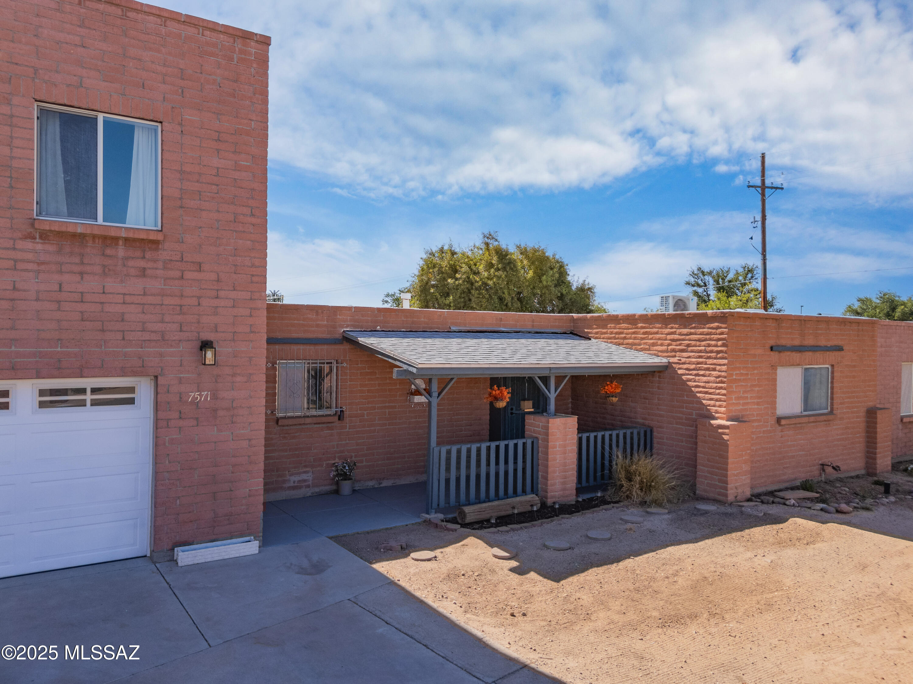 Casas Del Oeste (80-139) - Residential