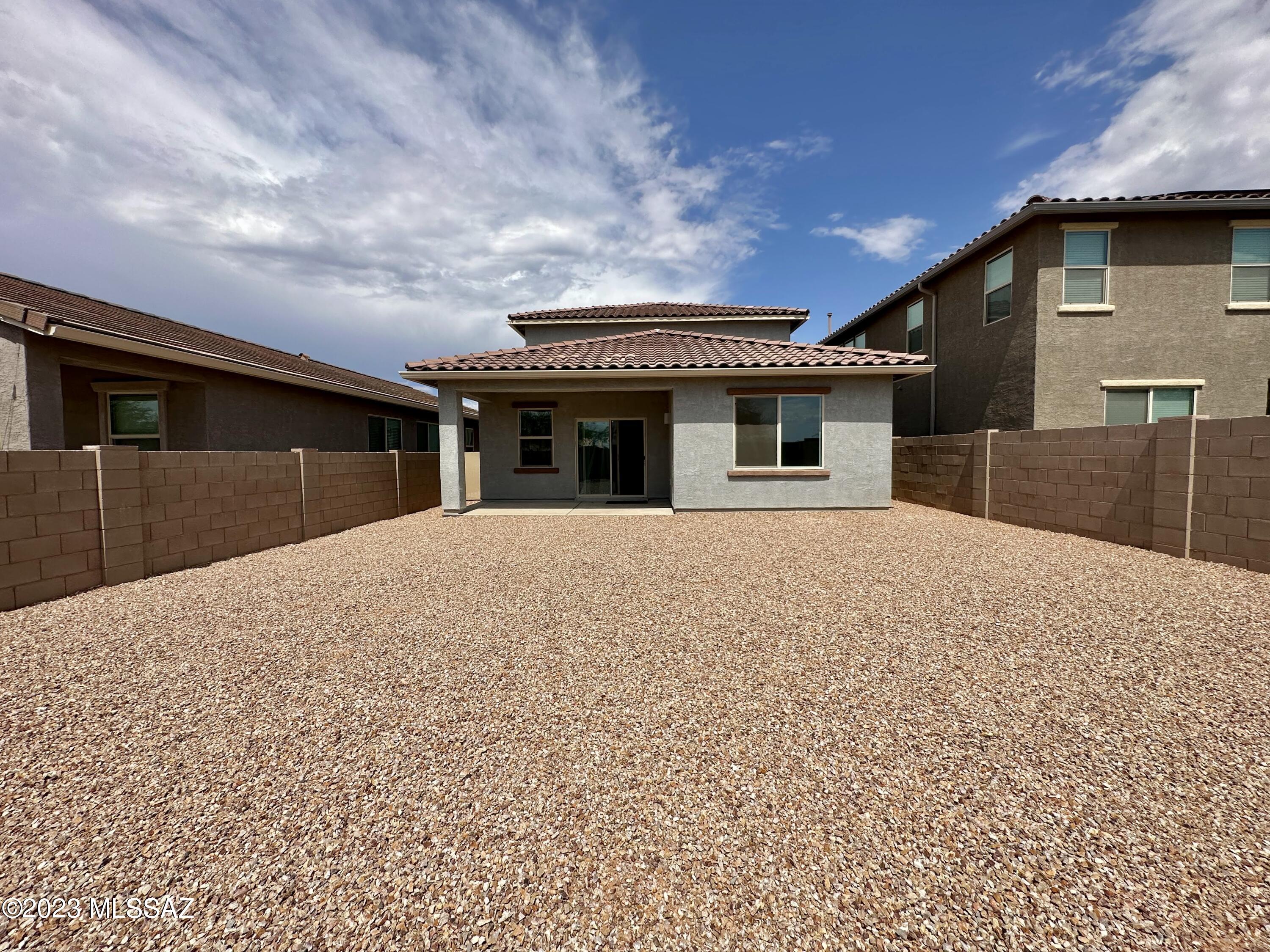 La Estancia De Tucson (1-330) - Residential Lease