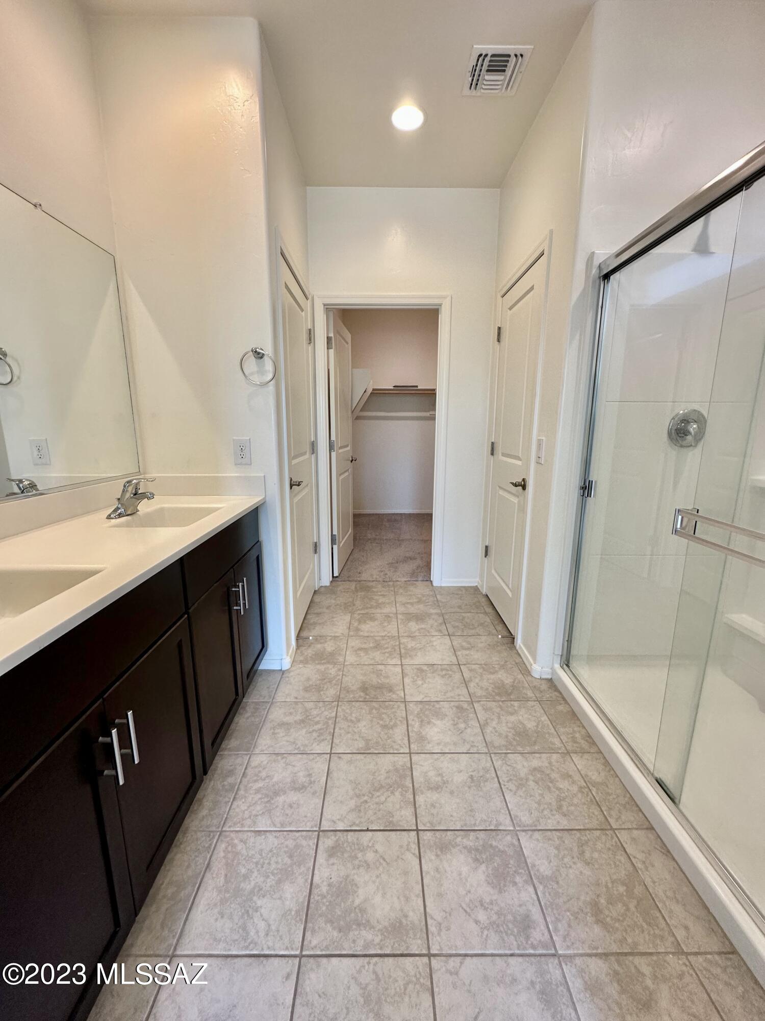 La Estancia De Tucson (1-330) - Residential Lease