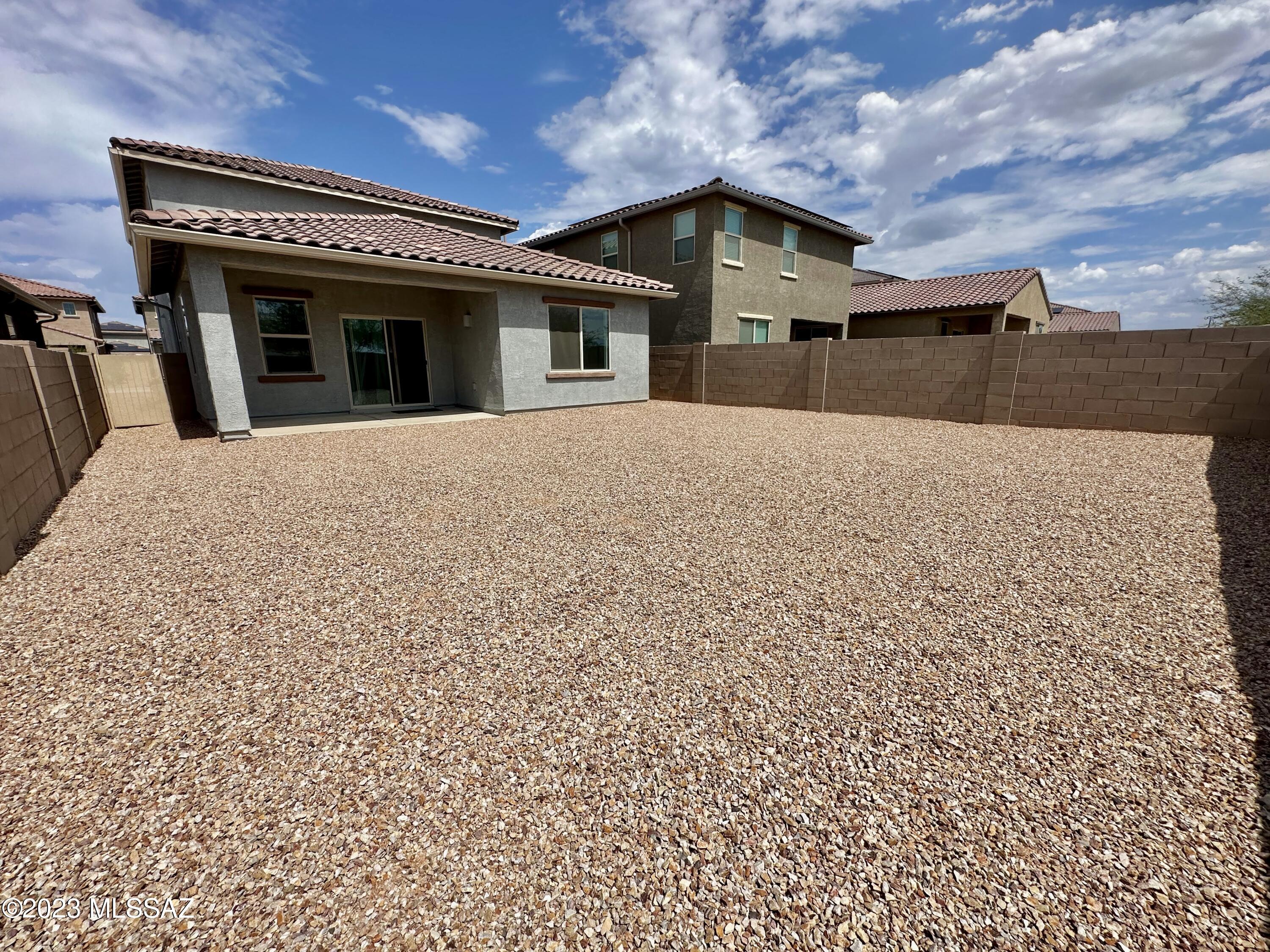 La Estancia De Tucson (1-330) - Residential Lease