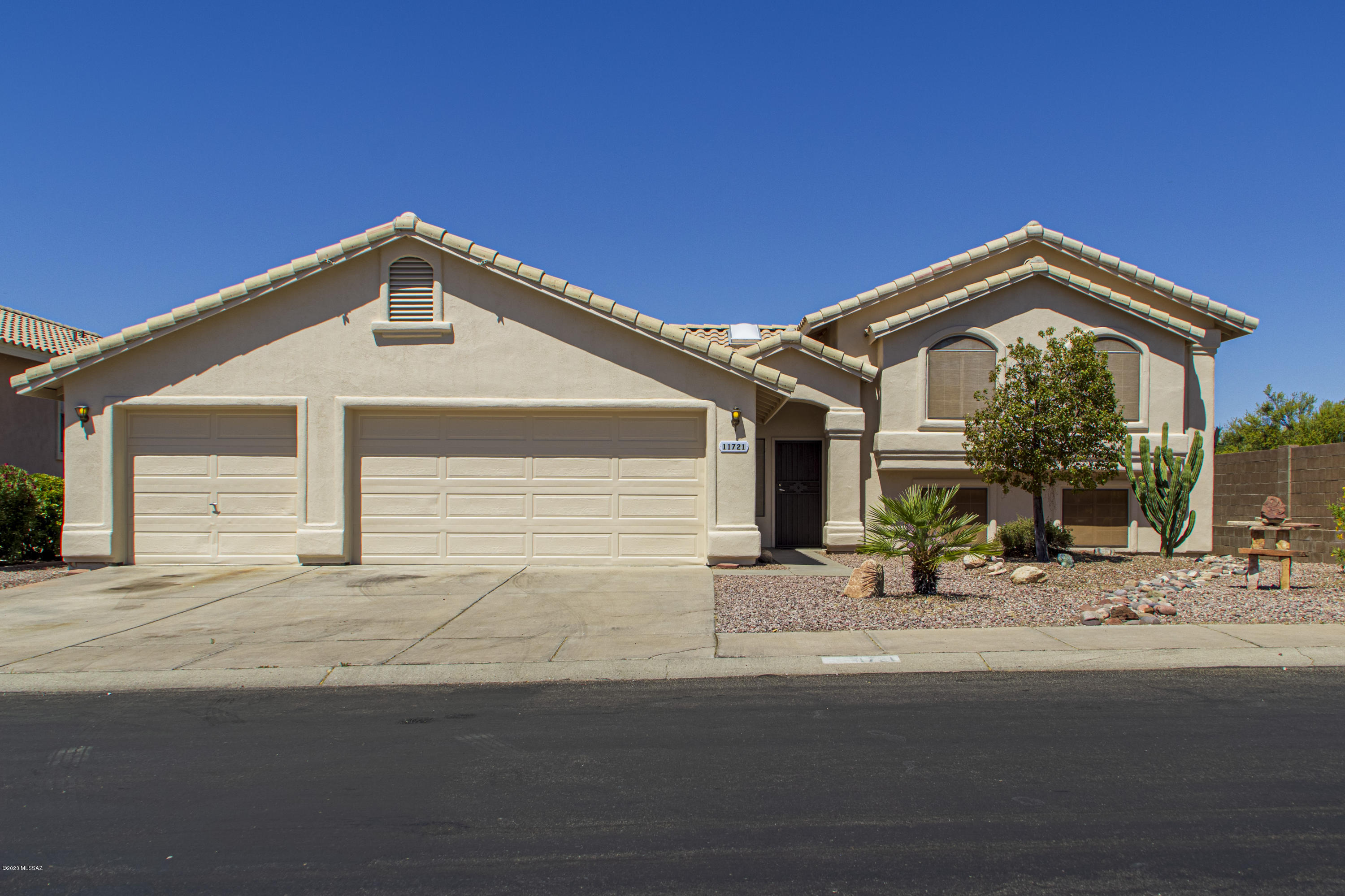 Catalina Shadows(1-169) - Residential Lease