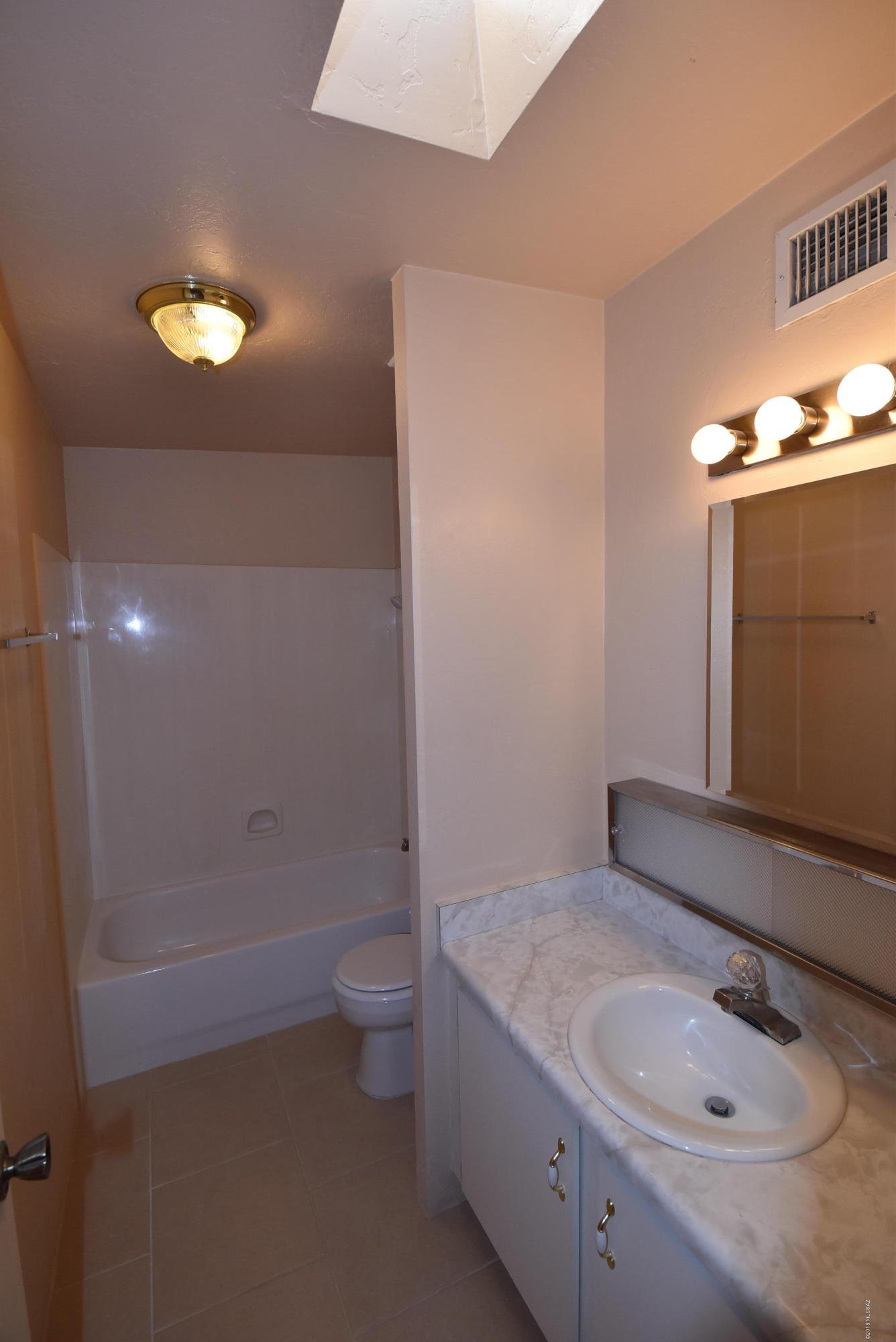 North Point Terrace (1-255) - Residential Lease