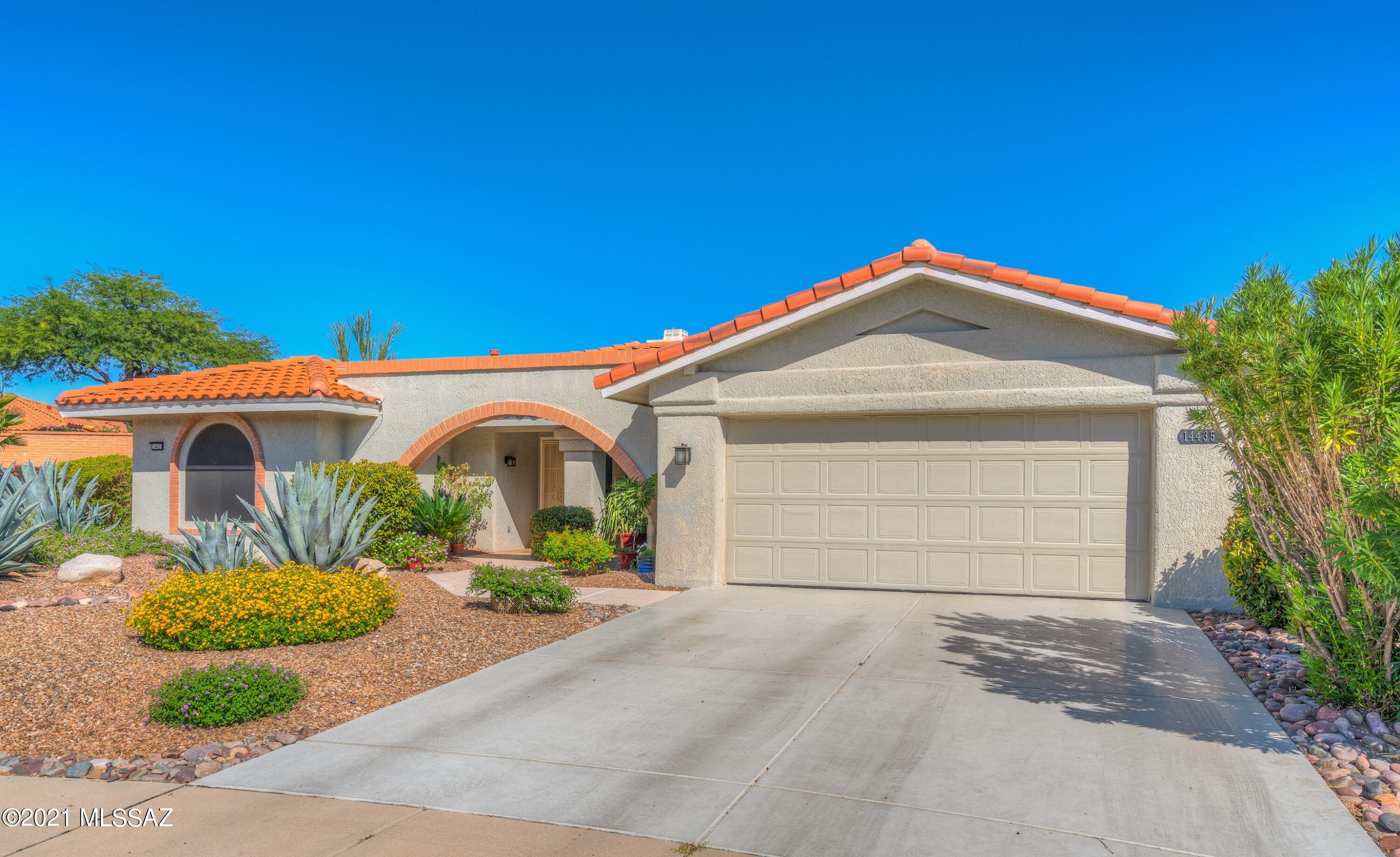 Stunning 2BD/2BA (1,524 SF) Silvercreek plan on one of the largest cul-de-sac lots in Sun City Oro Valley boasts newer roof & HVAC plus panoramic front & side Catalina views. Charming front patio leads to formal living-dining room w/cathedral ceiling & fireplace. Great room hosts a chef's kitchen, breakfast nook w/ bay window & adjacent bonus room. Master suite offers a bay window plus walk-in shower & closet. Guest room has Murphy bed. Gorgeous plank flooring in living room & bedrooms. Extended garage houses laundry w/ utility sink and loads of storage. Retreat to the tranquil rear yard boasting long, covered brick paver patio, tall privacy wall and lush landscaping. Rec center nearby. Sun City active adult community offers clubhouse-golf course-fitness center-pool-library-artisan center.