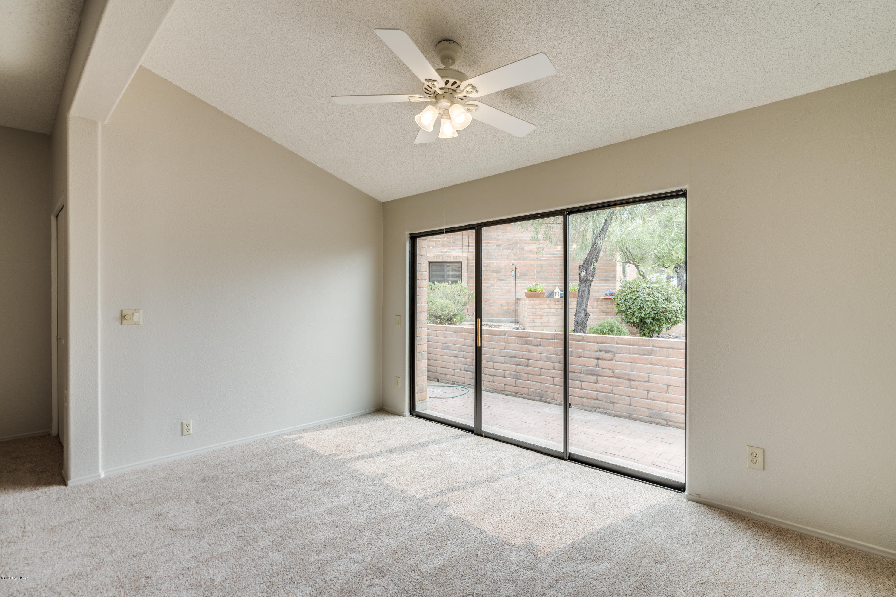 La Cholla Hills(1-313) - Residential