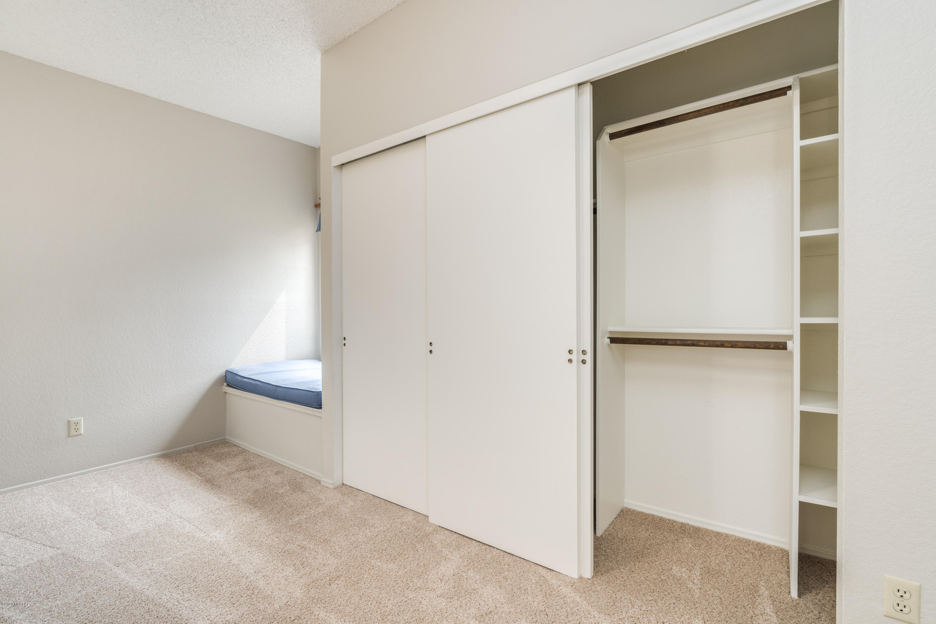 La Cholla Hills(1-313) - Residential
